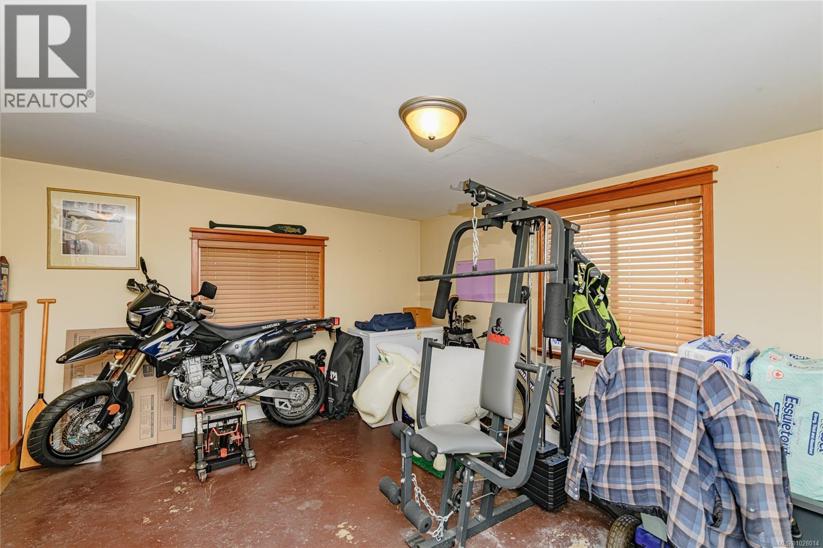 460 BUNDOCK AVE - 22