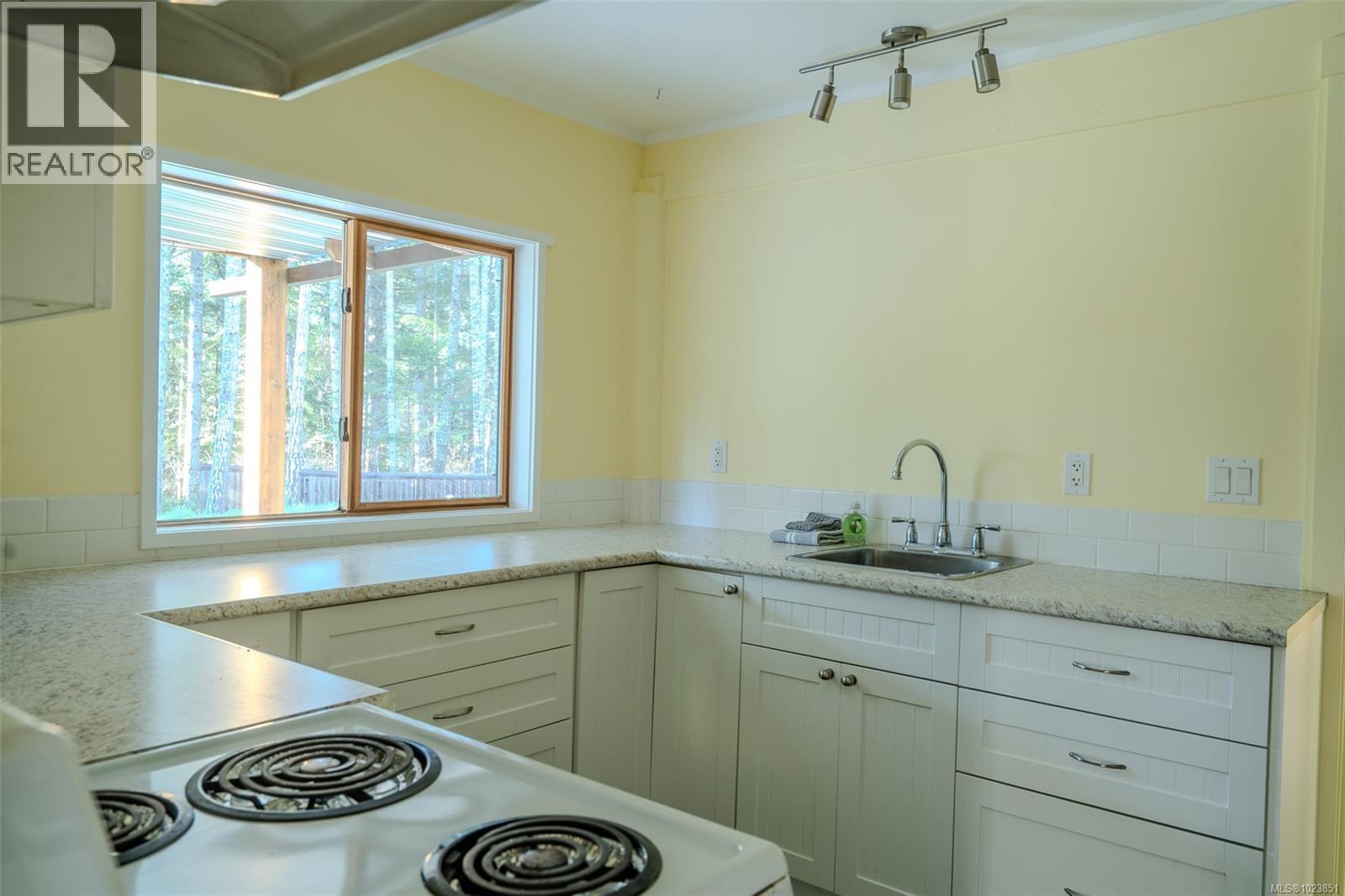  121 Thomas Road, Salt Spring