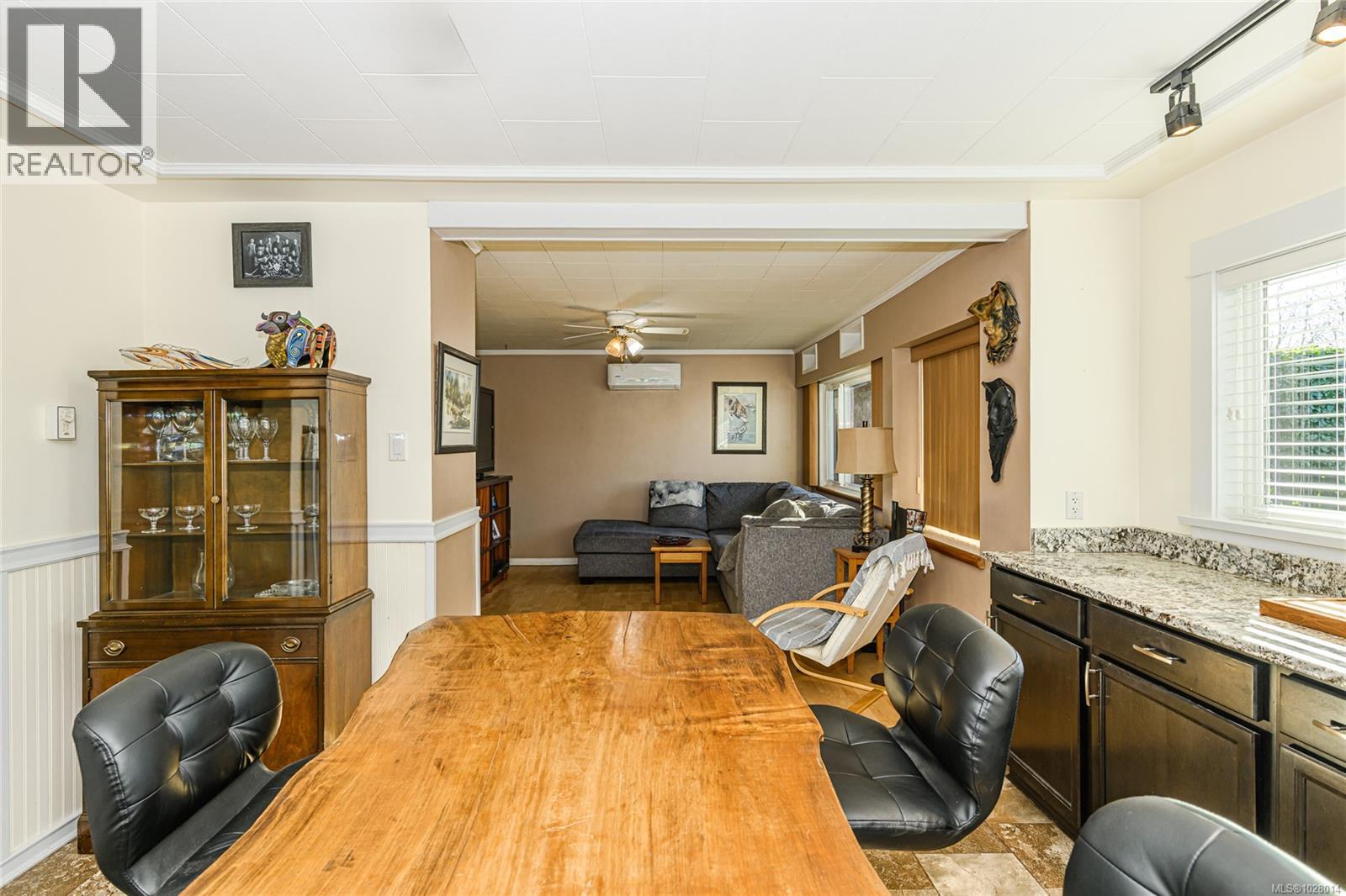 460 BUNDOCK AVE - 12