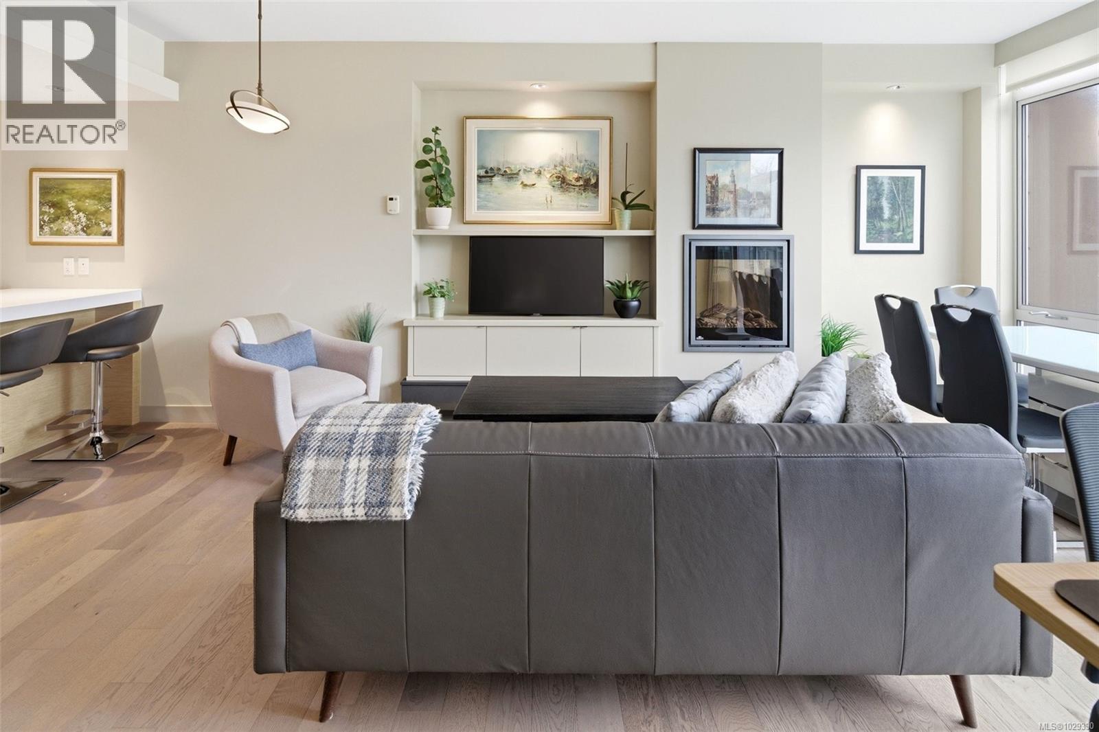 #307 200 DOUGLAS ST - 14