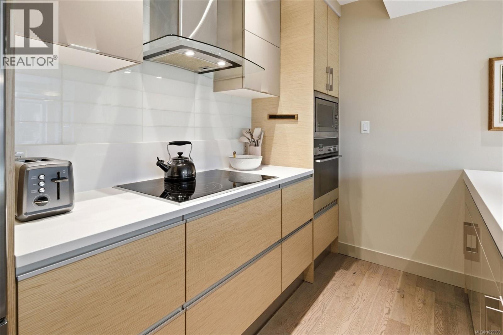 #307 200 DOUGLAS ST - 18