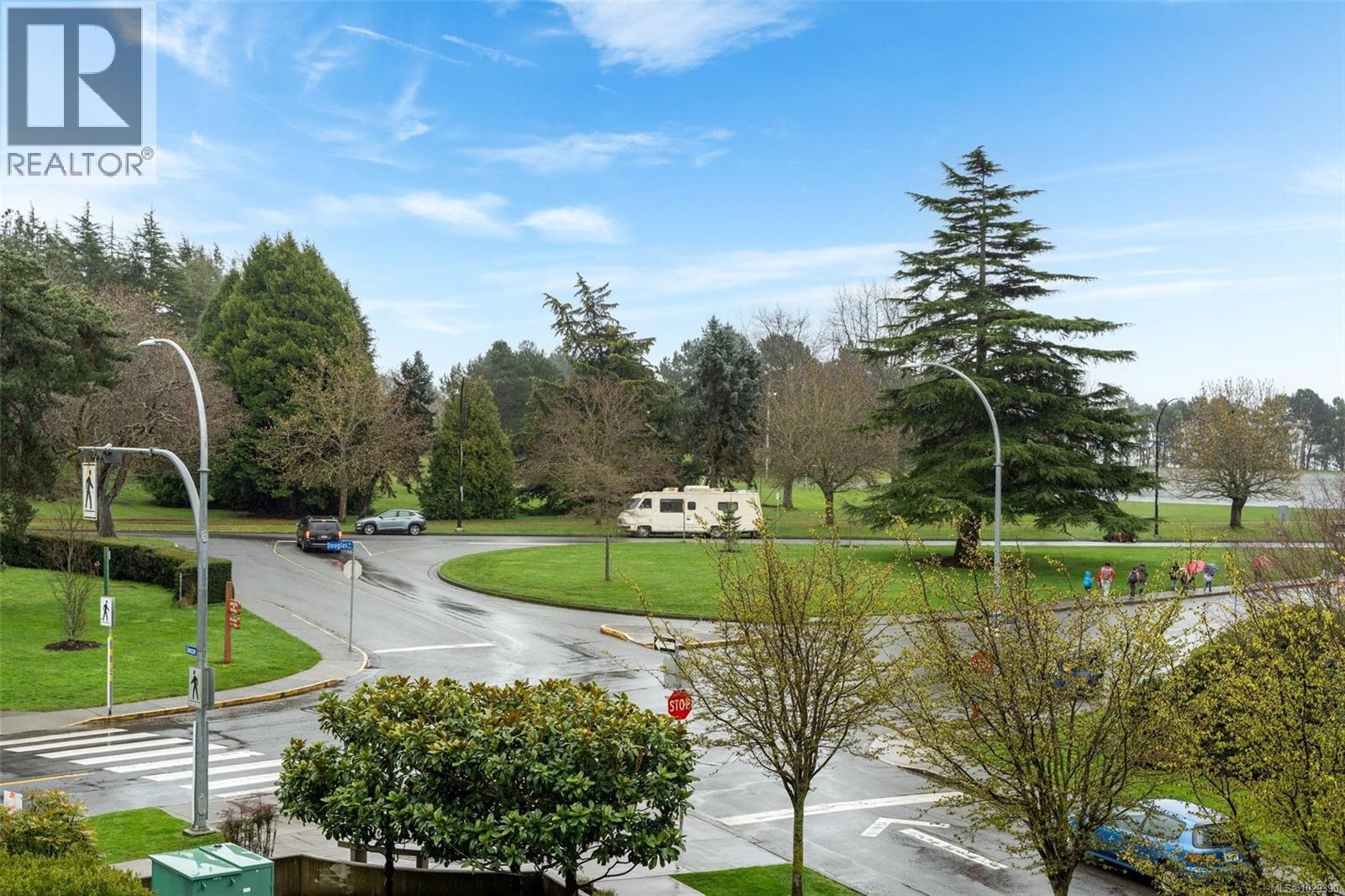 #307 200 DOUGLAS ST - 10