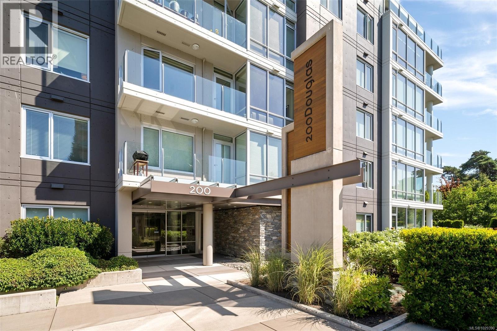 #307 200 DOUGLAS ST - Image 2