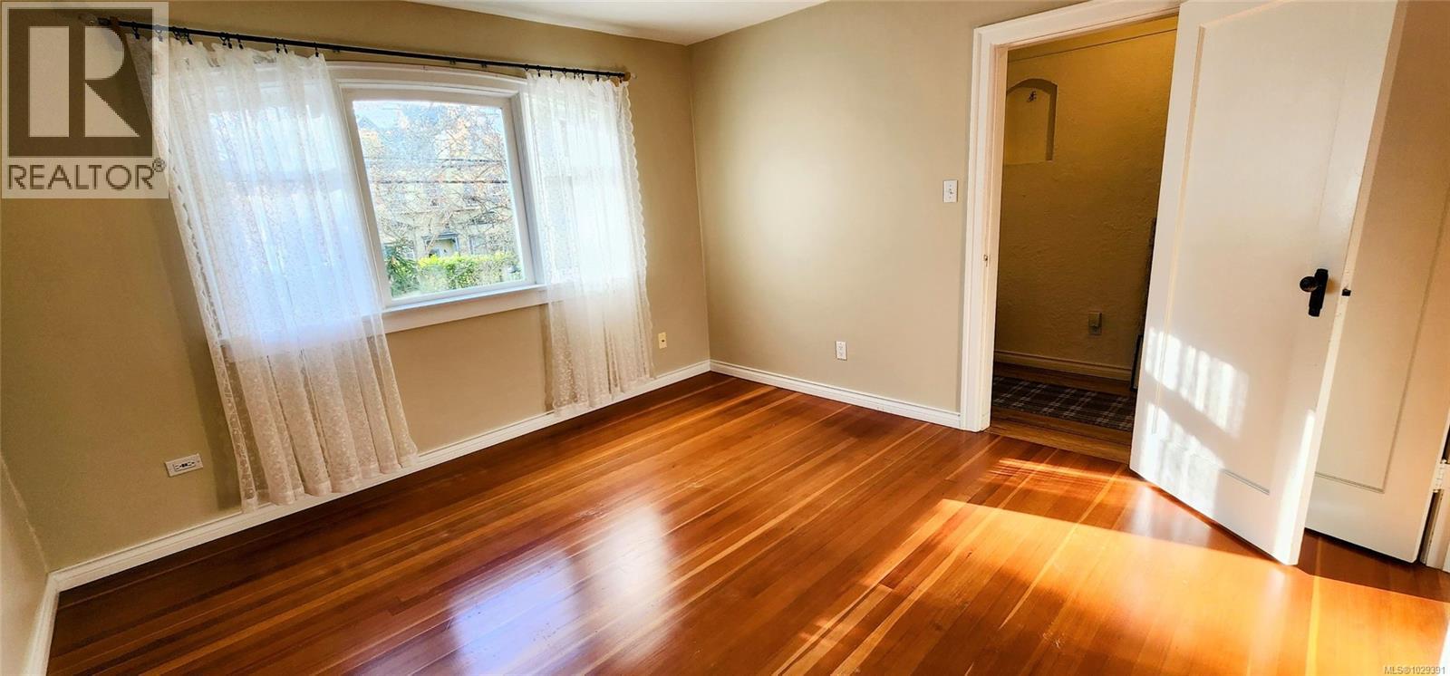 1250 ROCKLAND AVE - 10