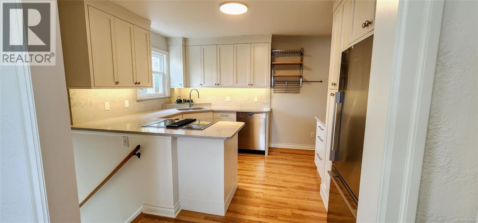 1250 ROCKLAND AVE - 5