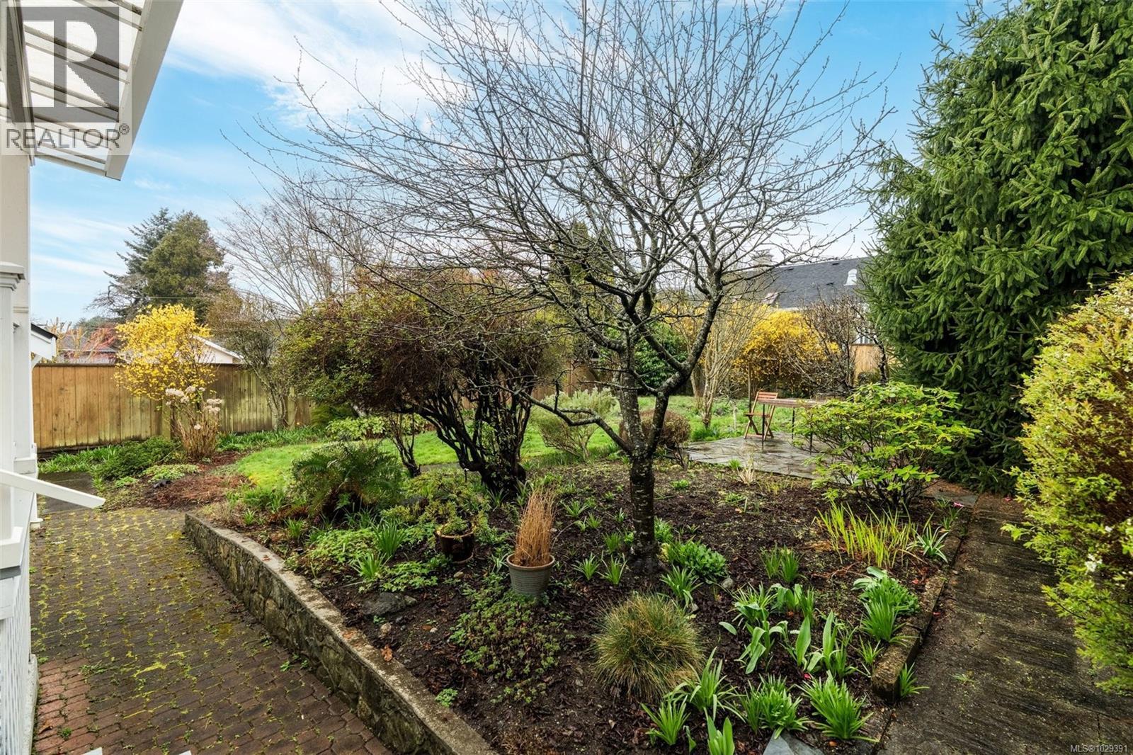 1250 ROCKLAND AVE - 11