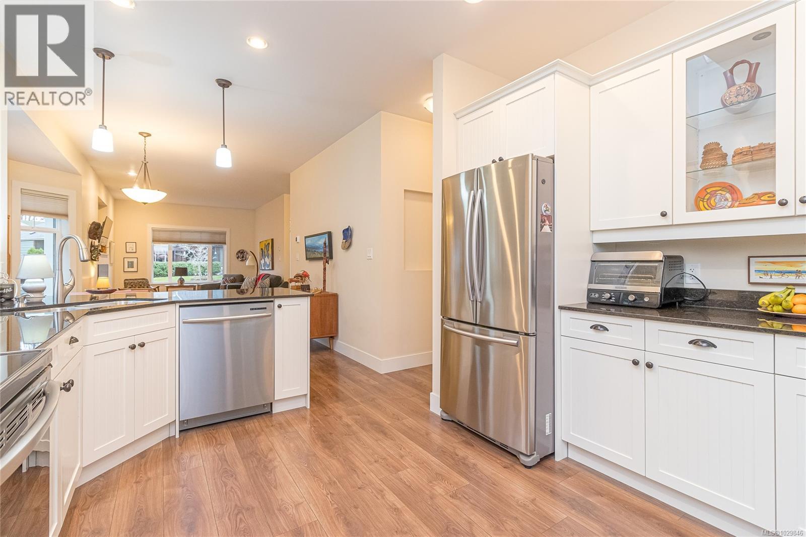 #6 5315 MILLER RD - 20