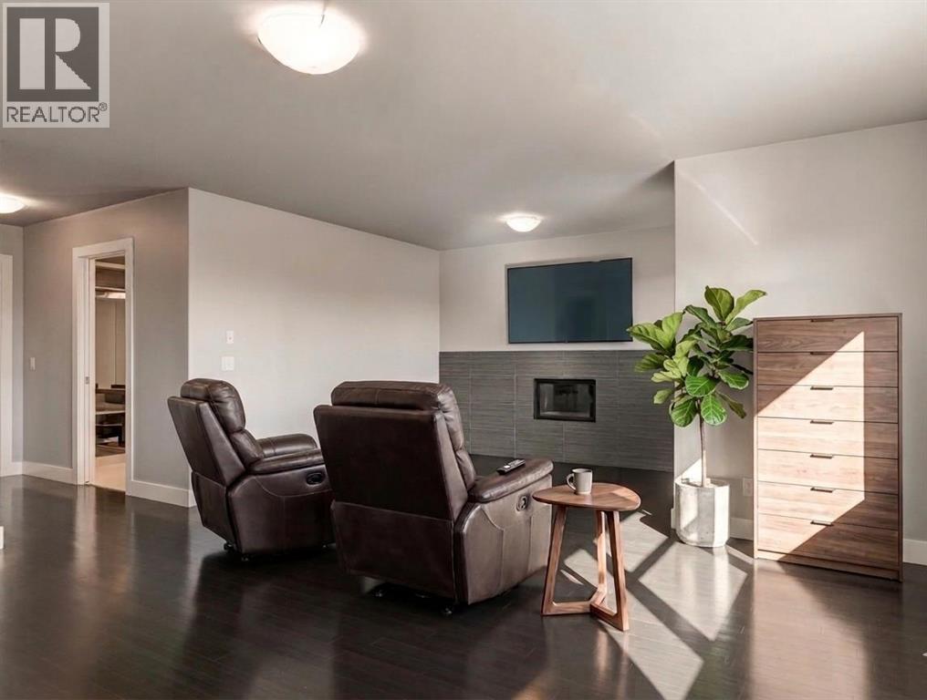 Single Family House for Sale in   Street SW Shaganappi Calgary 