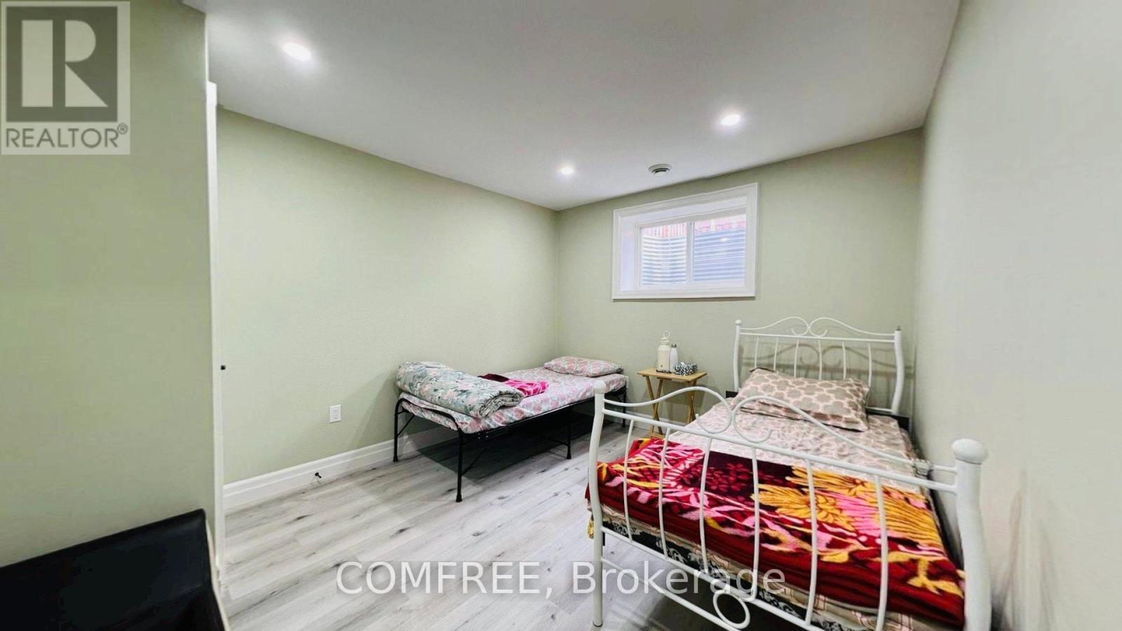 29 SABRINA AVENUE — photo 30