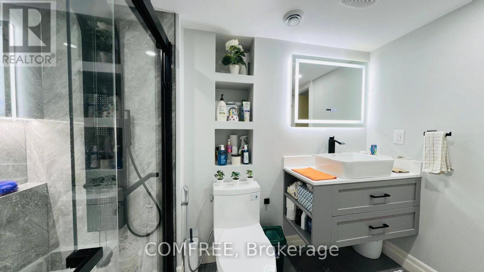 29 SABRINA AVENUE — photo 39
