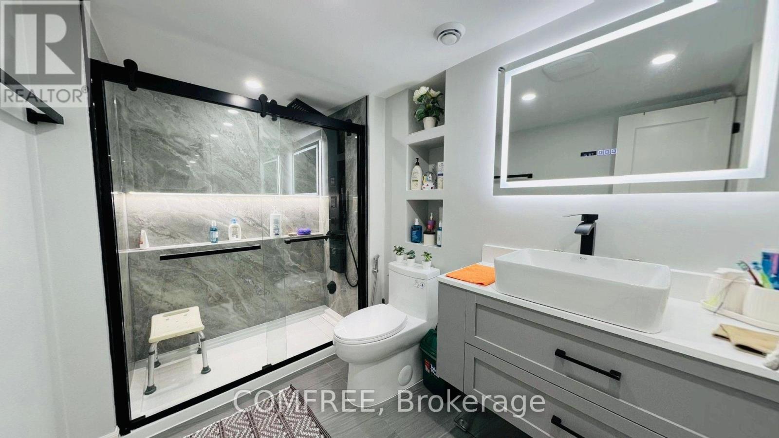 29 SABRINA AVENUE — photo 38