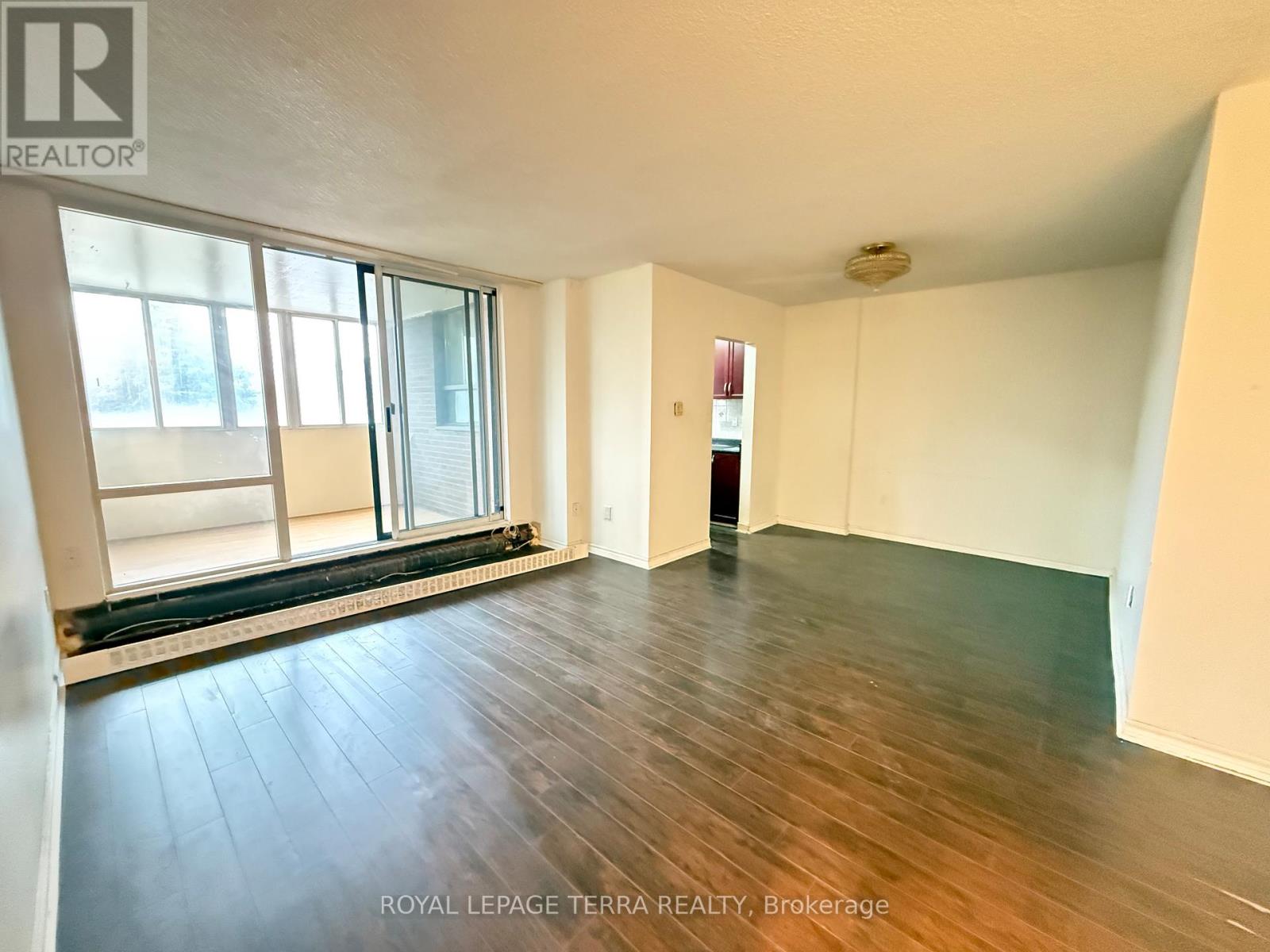 #305 1615 BLOOR STREET E - 18