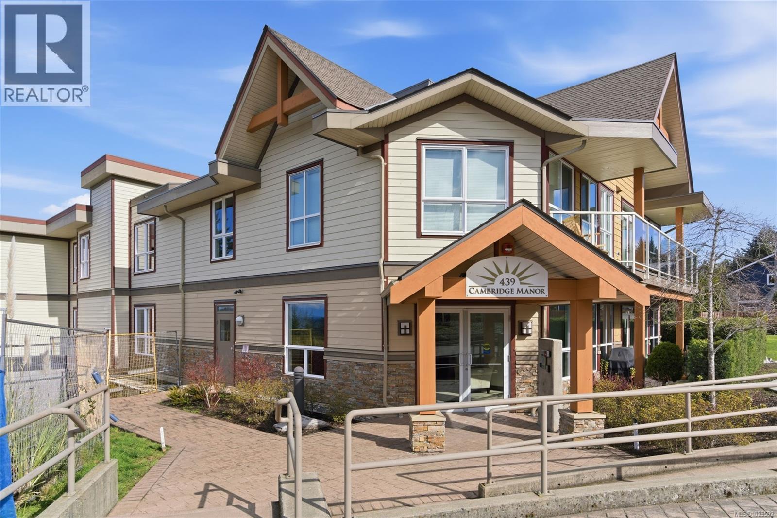 #303 439 COLLEGE RD - 10