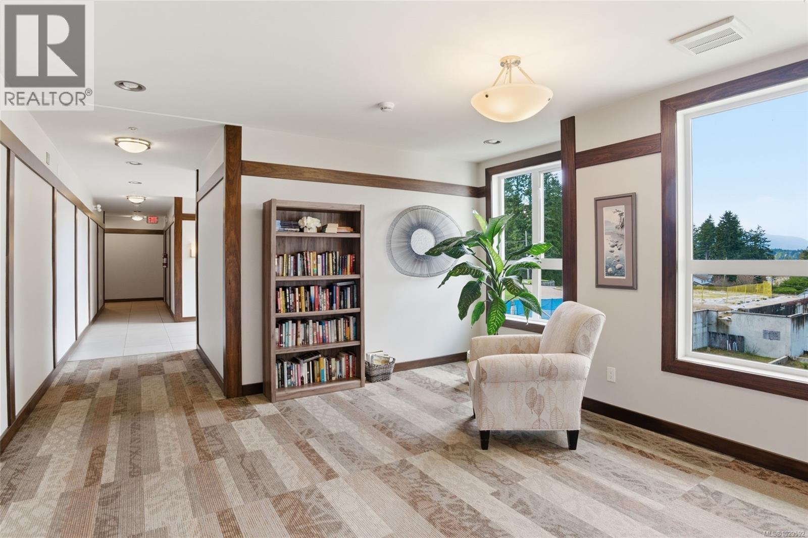 #303 439 COLLEGE RD - 11