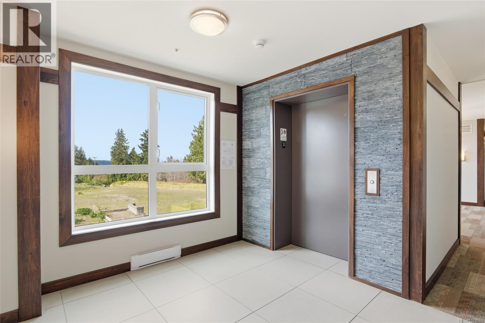 #303 439 COLLEGE RD - 12