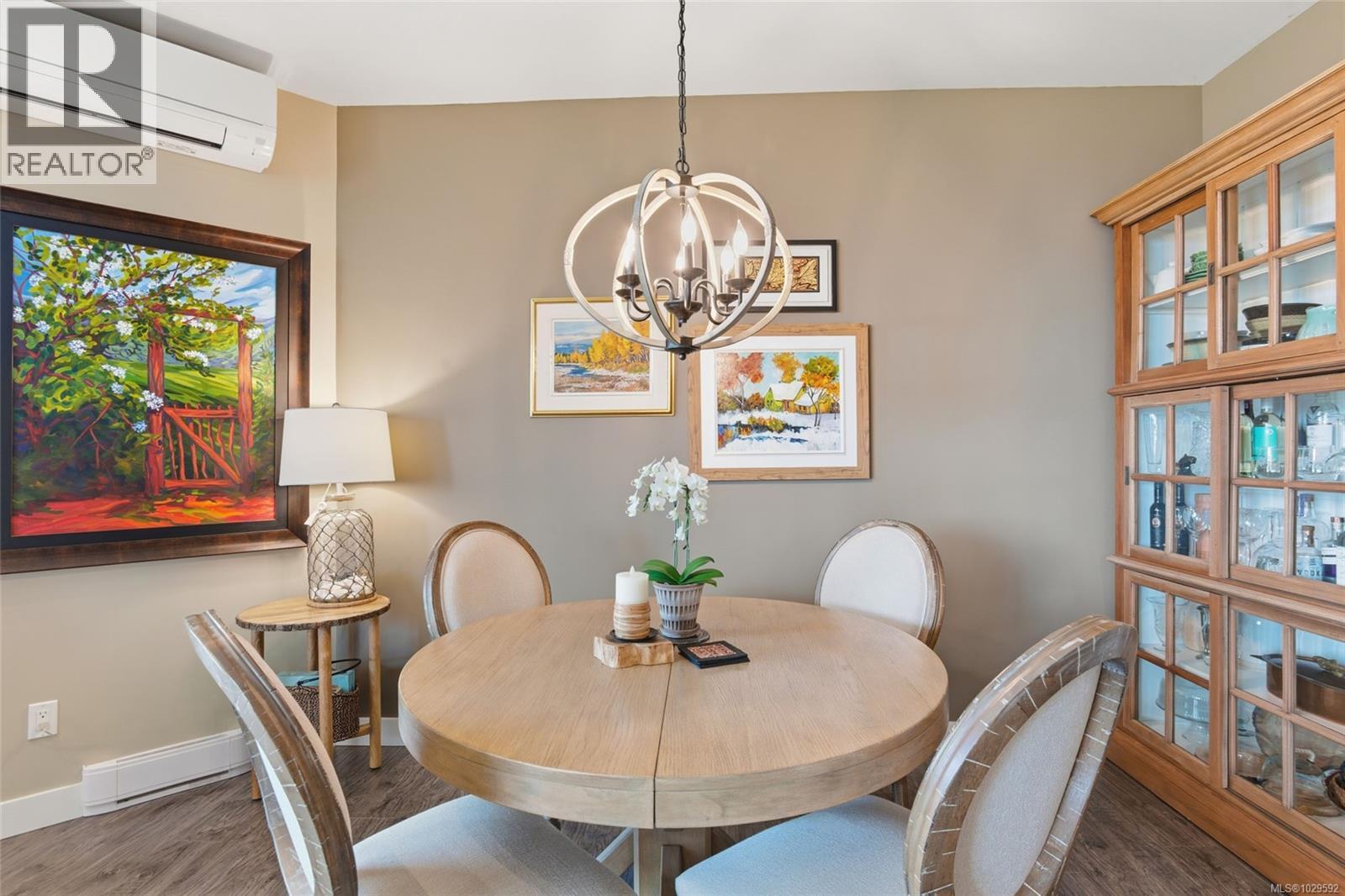 #303 439 COLLEGE RD - 17