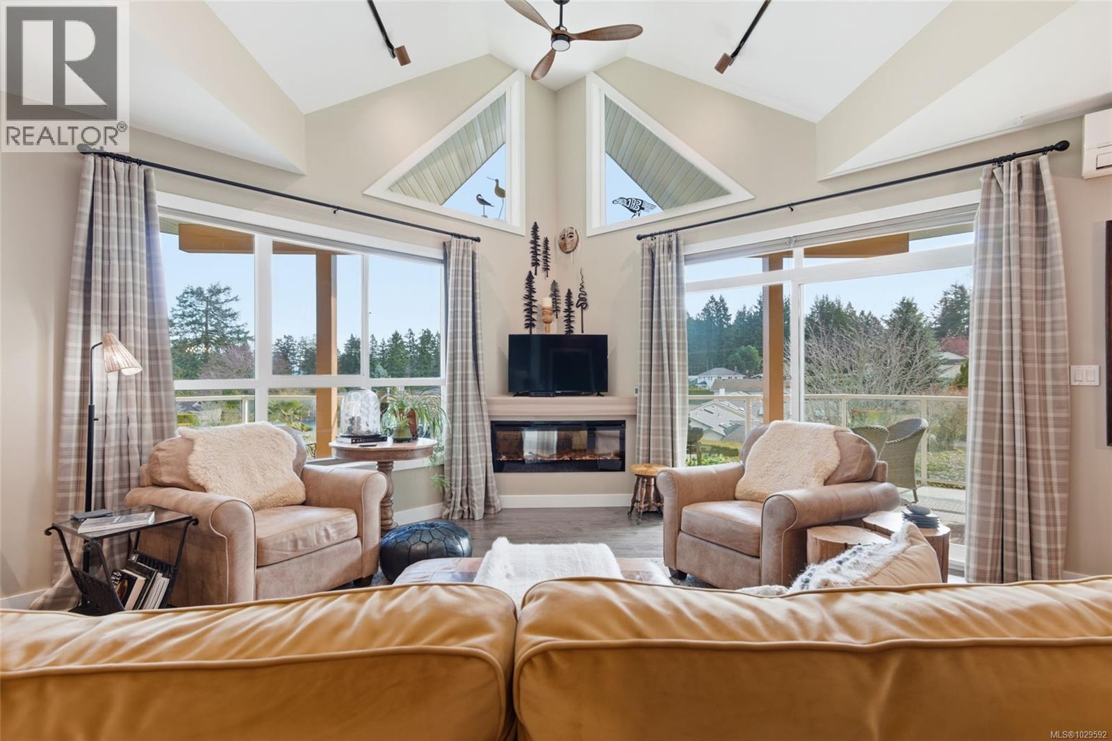 #303 439 COLLEGE RD - Image 2