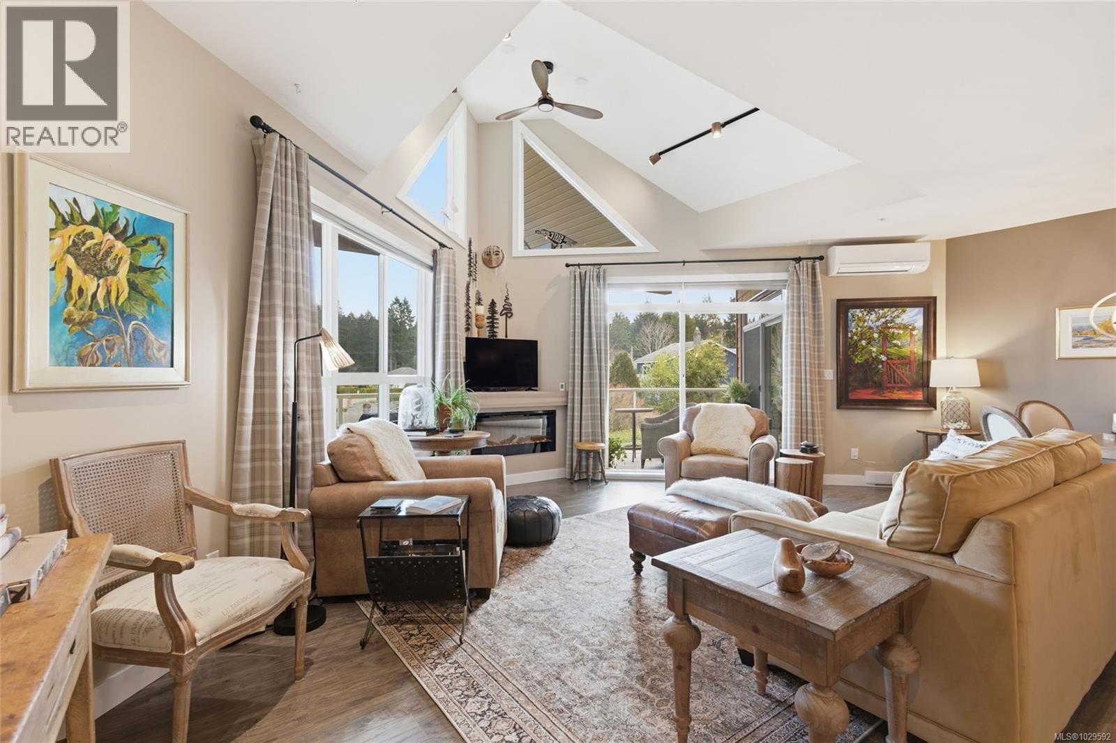 #303 439 COLLEGE RD - 20