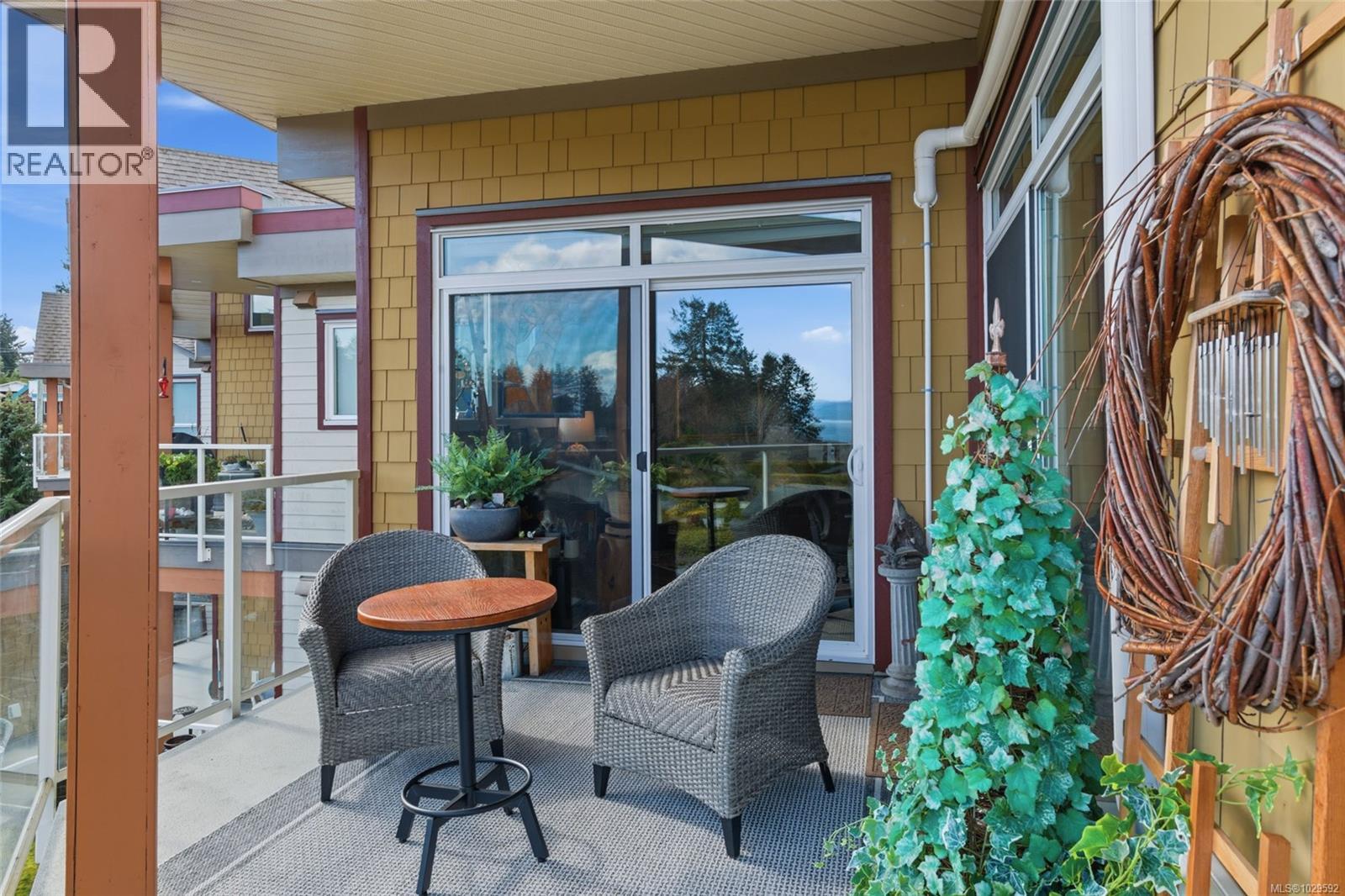 #303 439 COLLEGE RD - 21