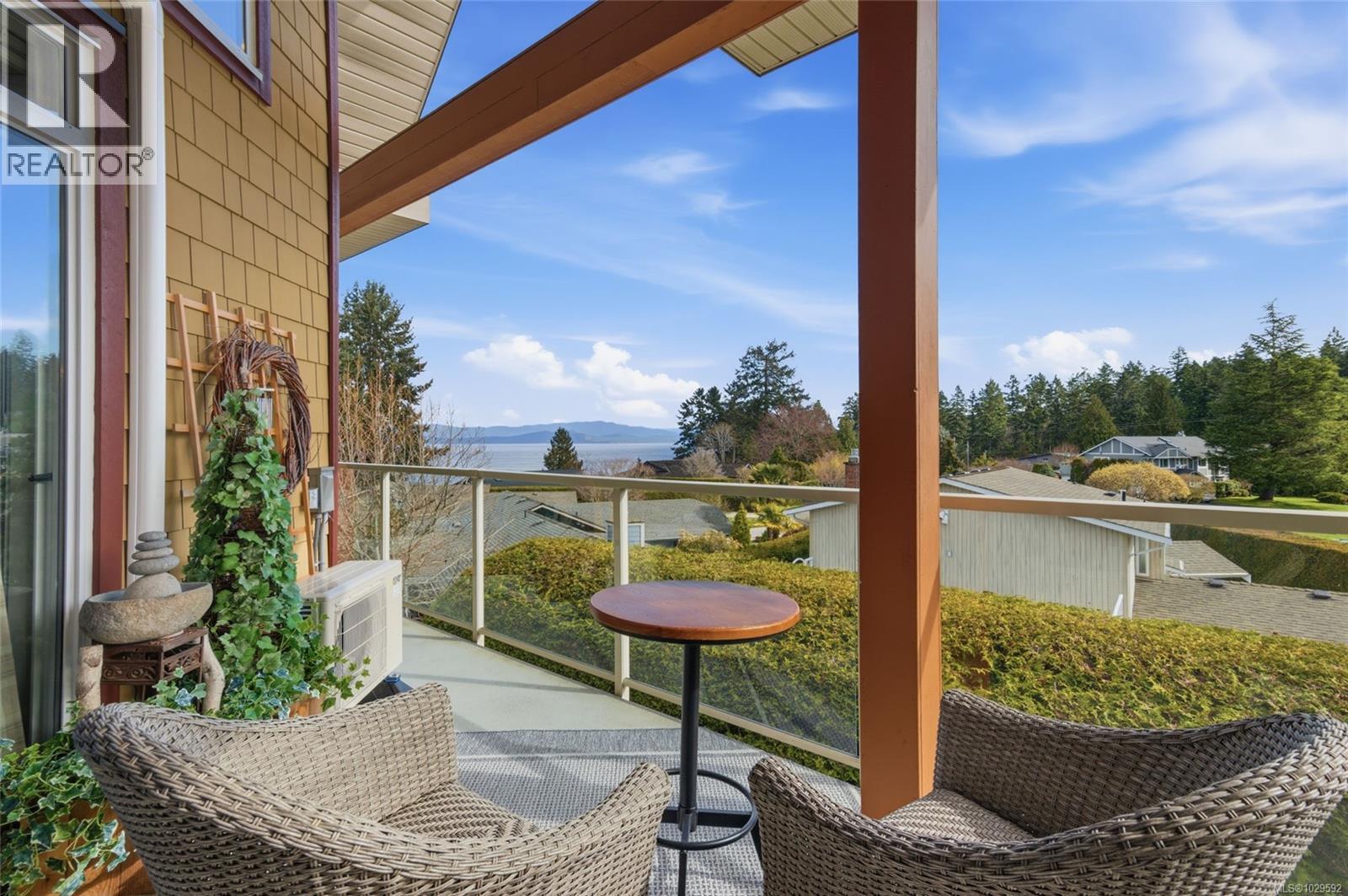 #303 439 COLLEGE RD - 22