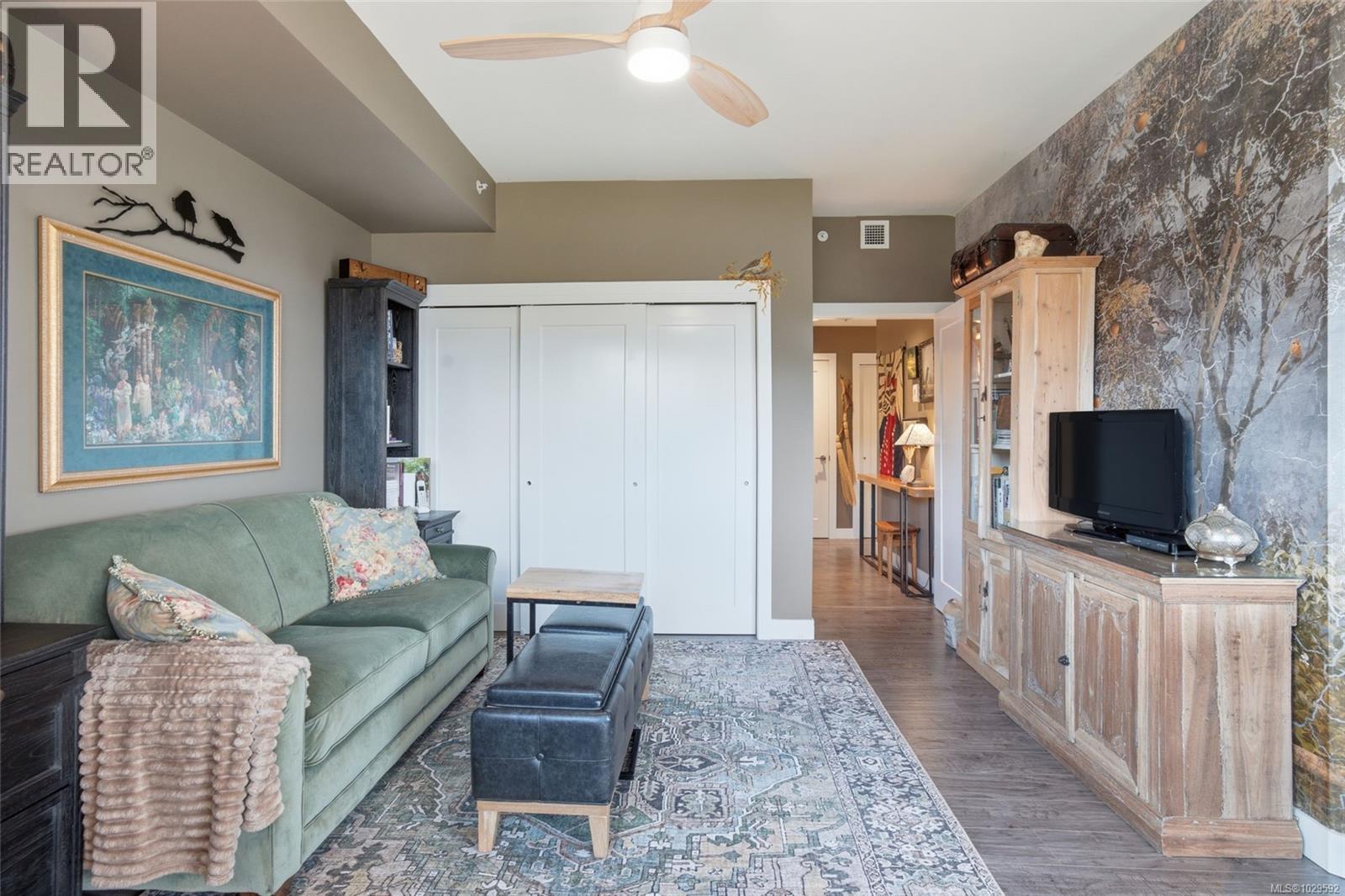 #303 439 COLLEGE RD - 28