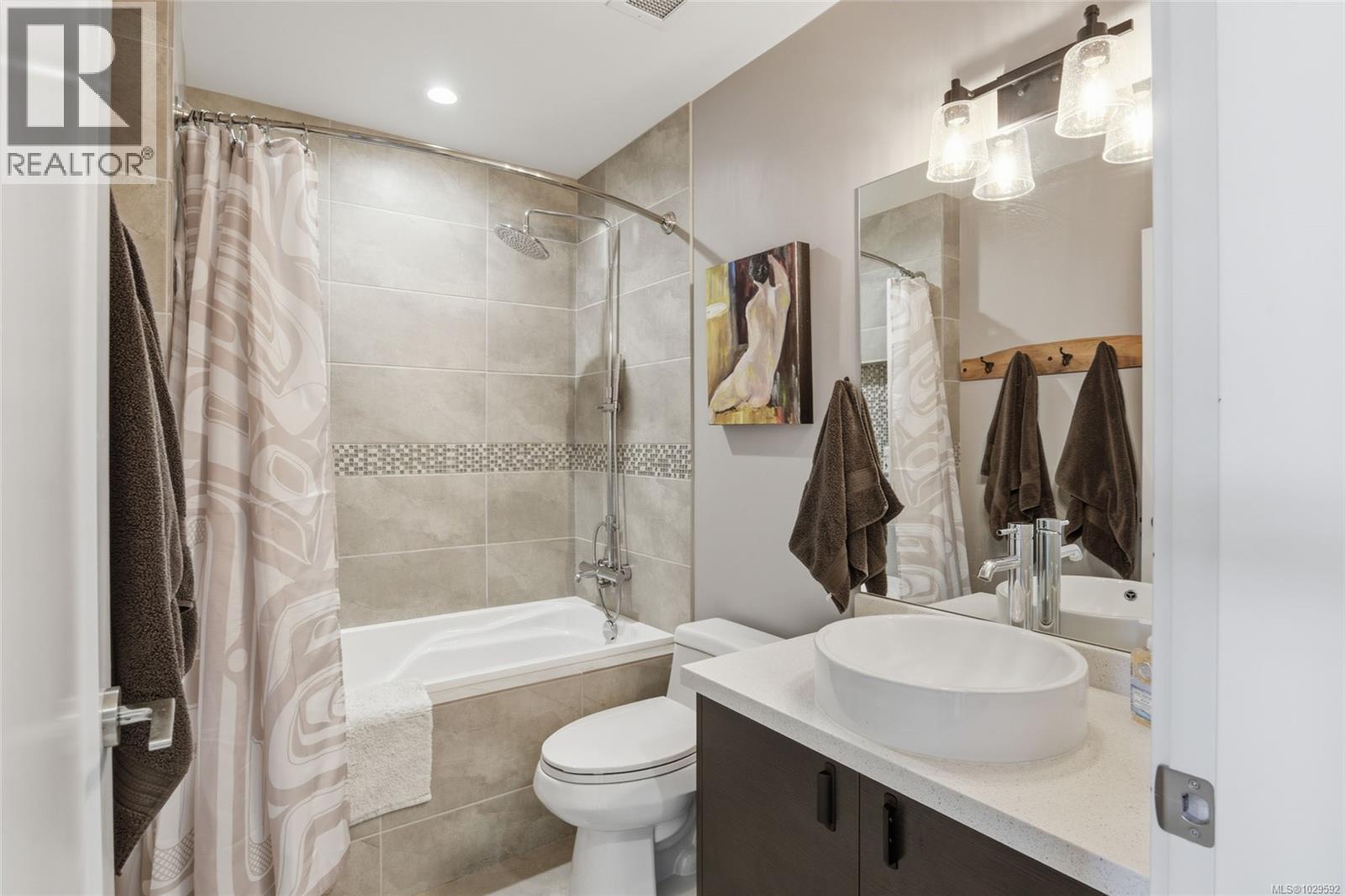 #303 439 COLLEGE RD - 29