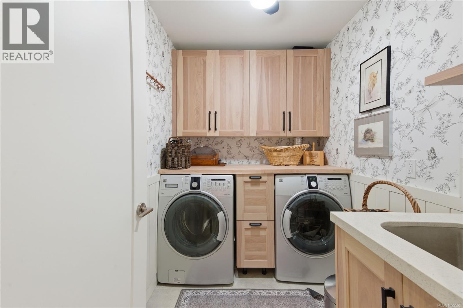 #303 439 COLLEGE RD - 30