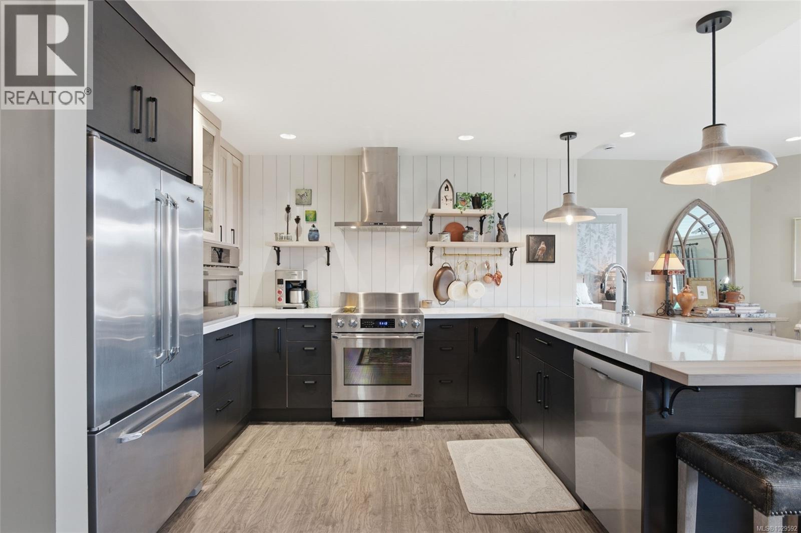 #303 439 COLLEGE RD - 4