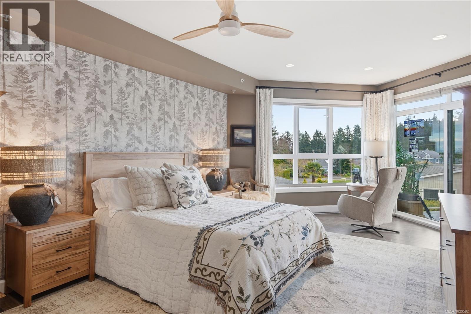 #303 439 COLLEGE RD - 5