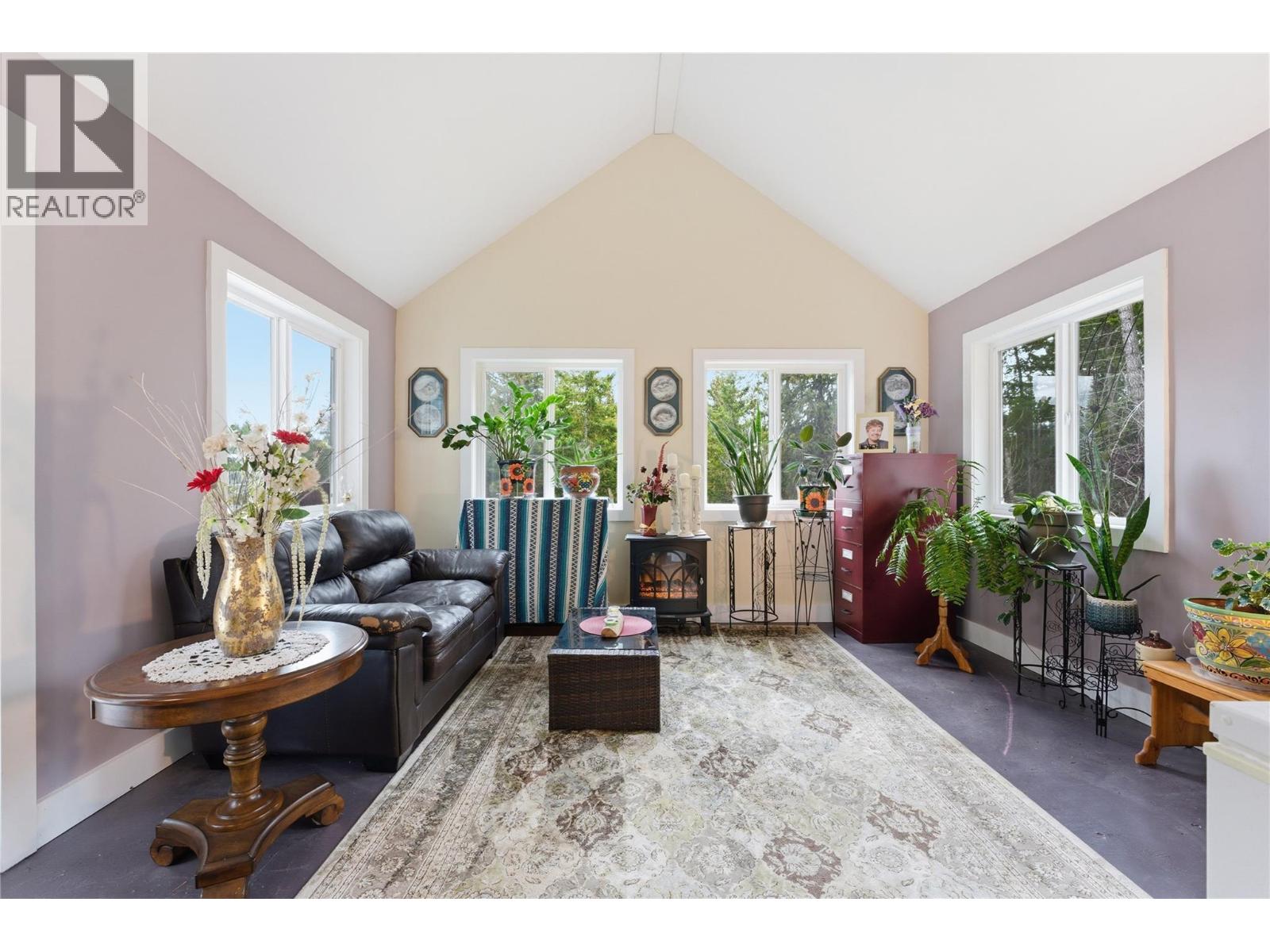  7463 Black Road Southeast, Salmon Arm