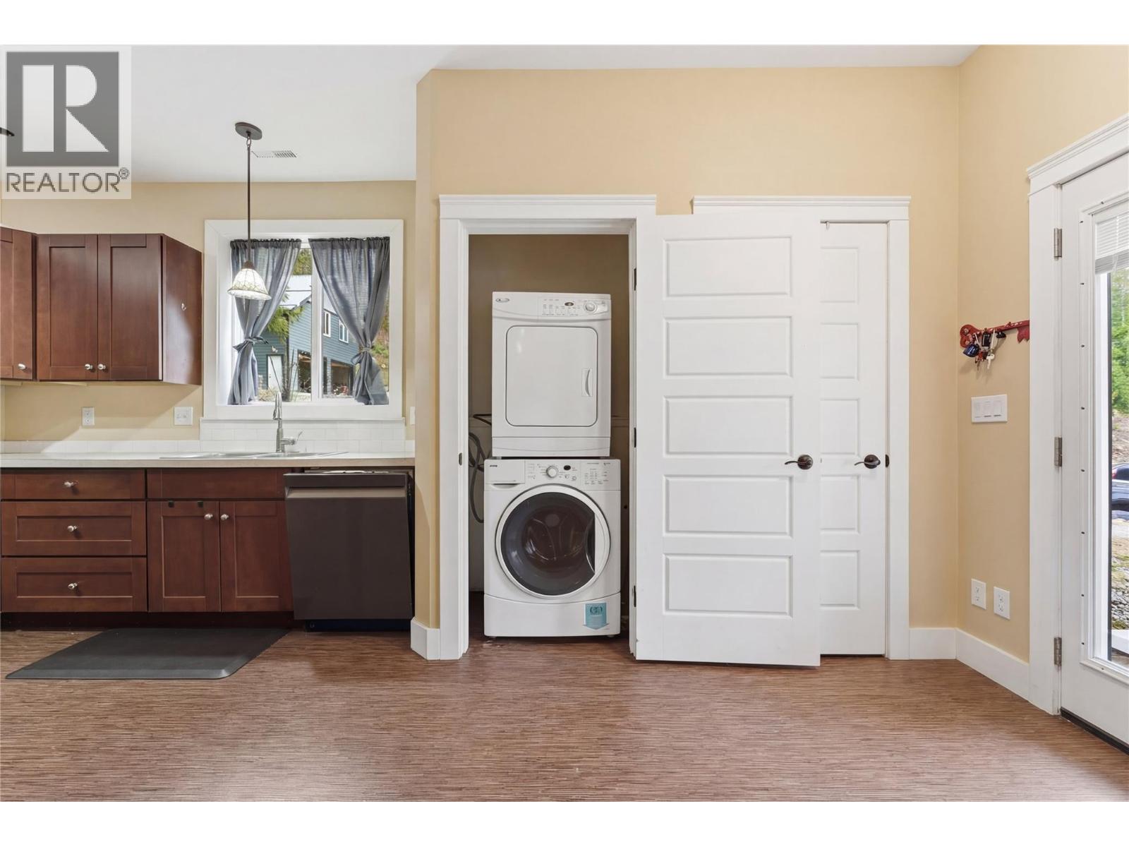  7463 Black Road Southeast, Salmon Arm