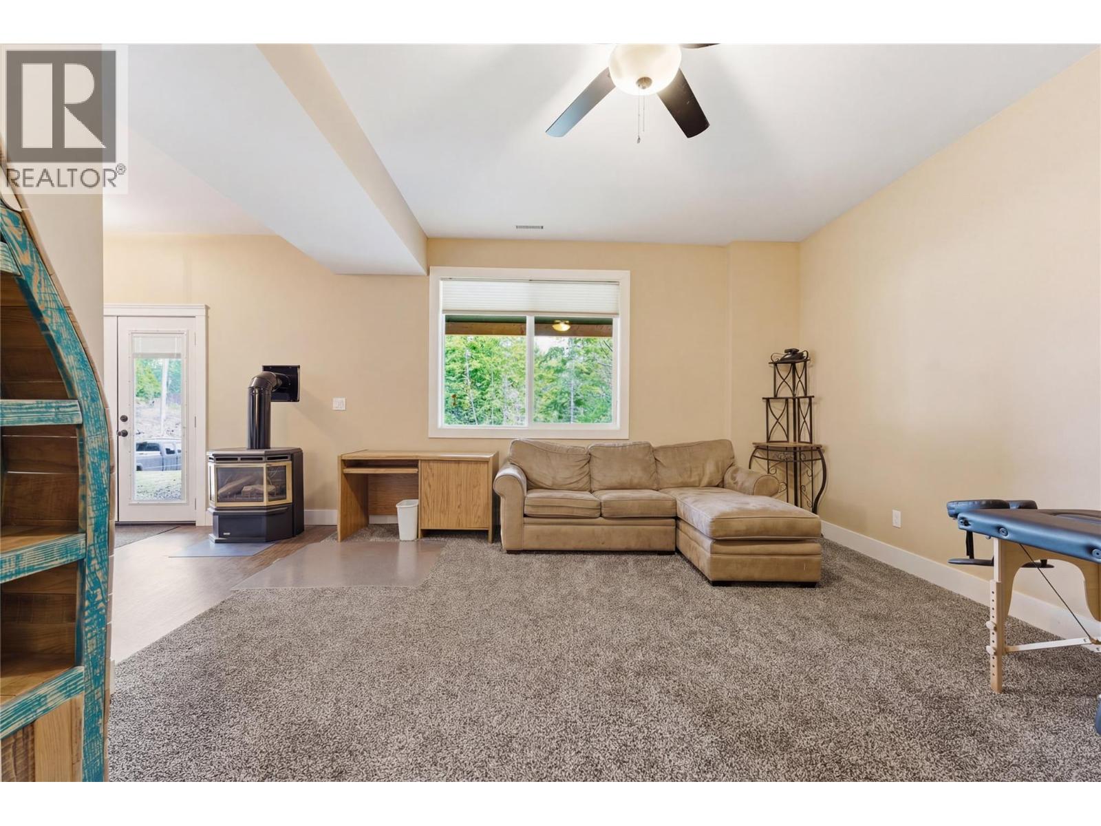  7463 Black Road Southeast, Salmon Arm