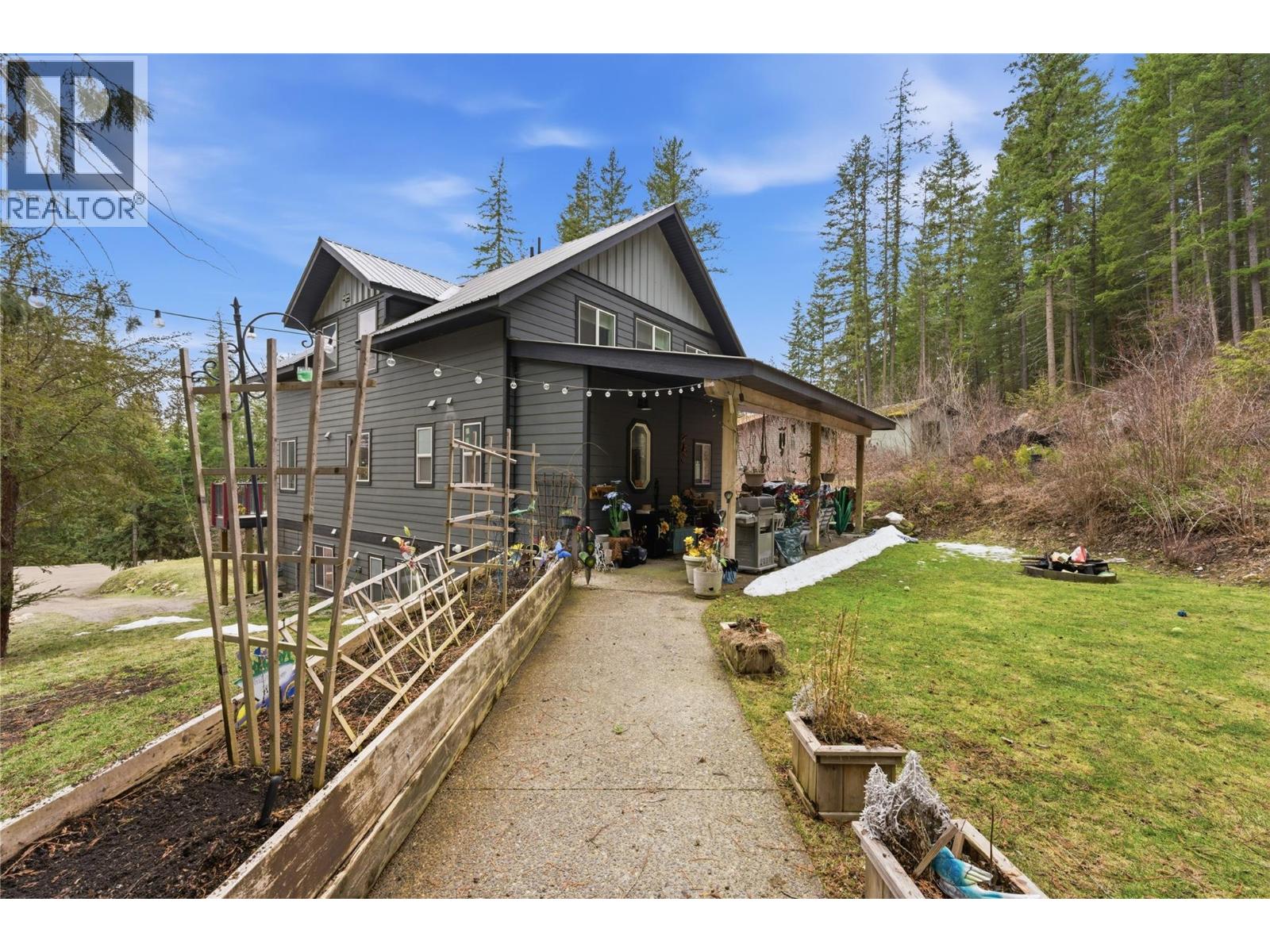  7463 Black Road Southeast, Salmon Arm