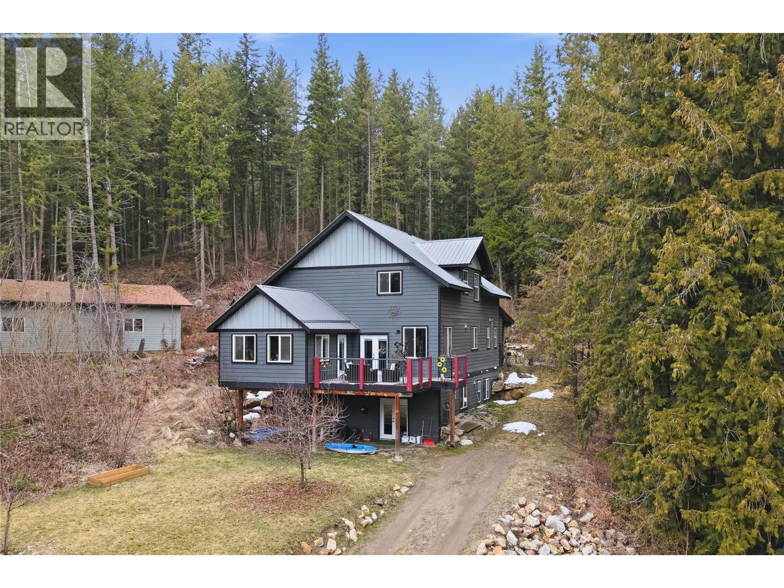 7463 Black Road Southeast, Salmon Arm
