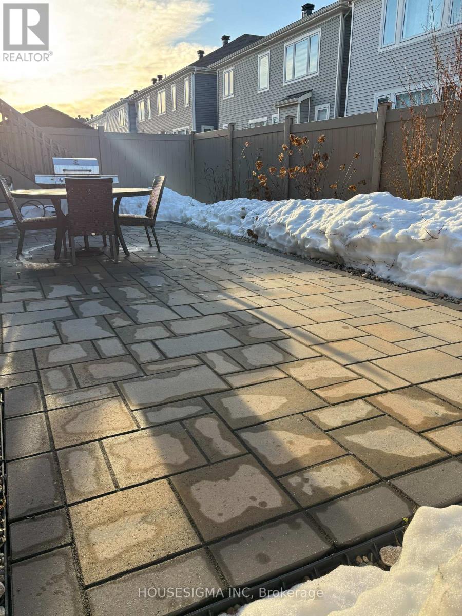 547 PONTHIEU CIRCLE, Ottawa, Ontario