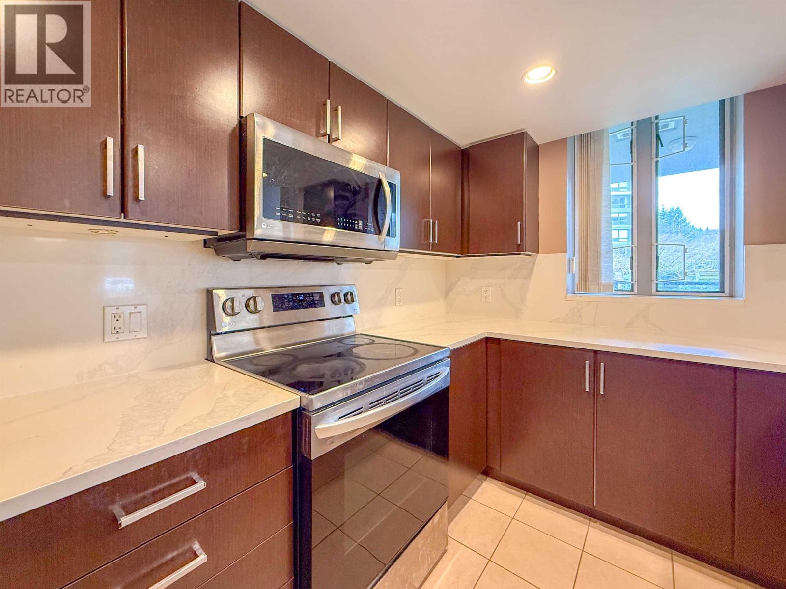 201 295 GUILDFORD WAY, Port Moody