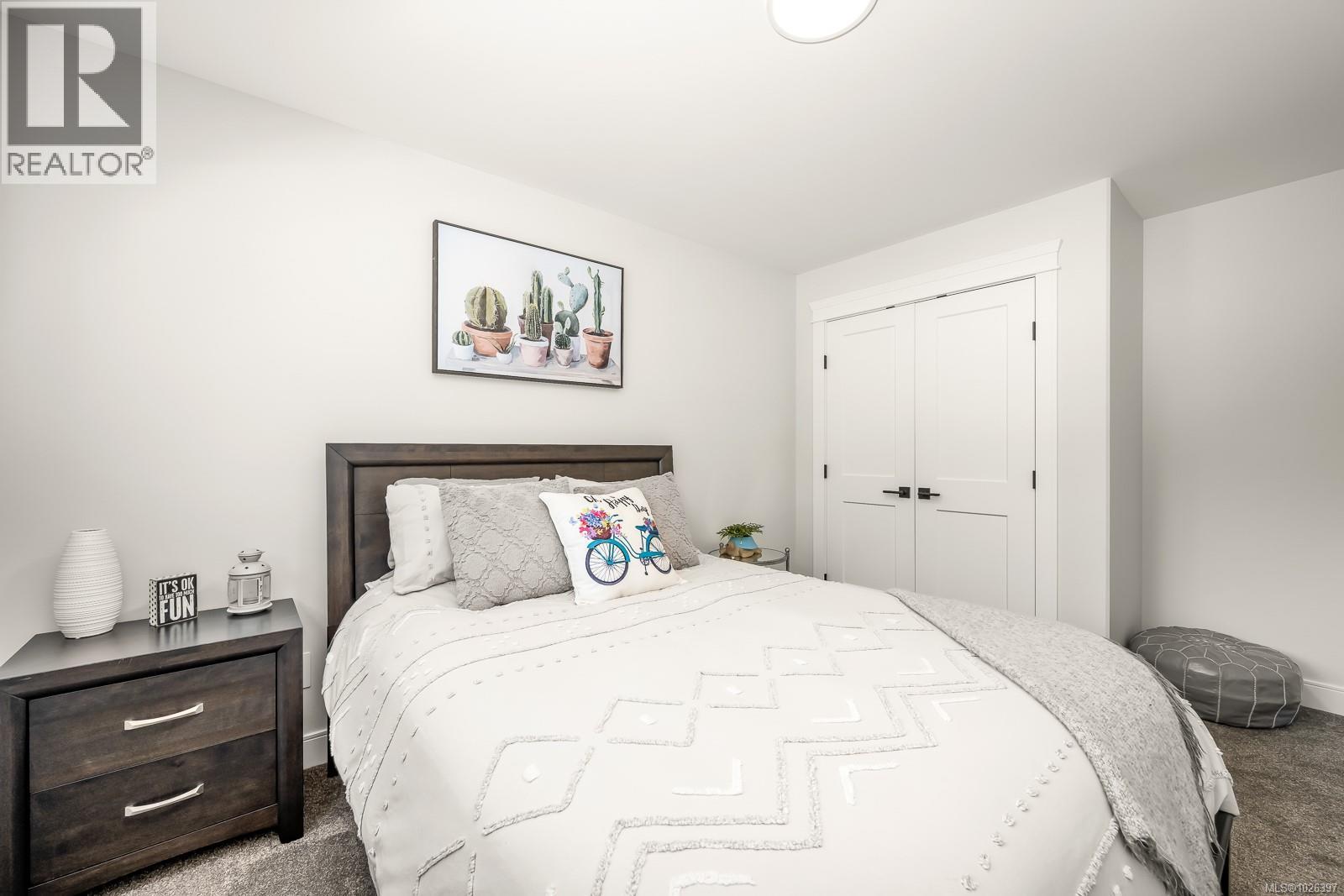 #4 2880 ARDEN RD - 15