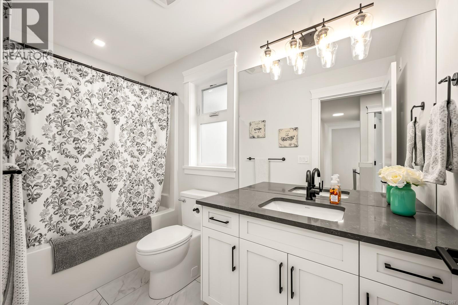 #4 2880 ARDEN RD - 17