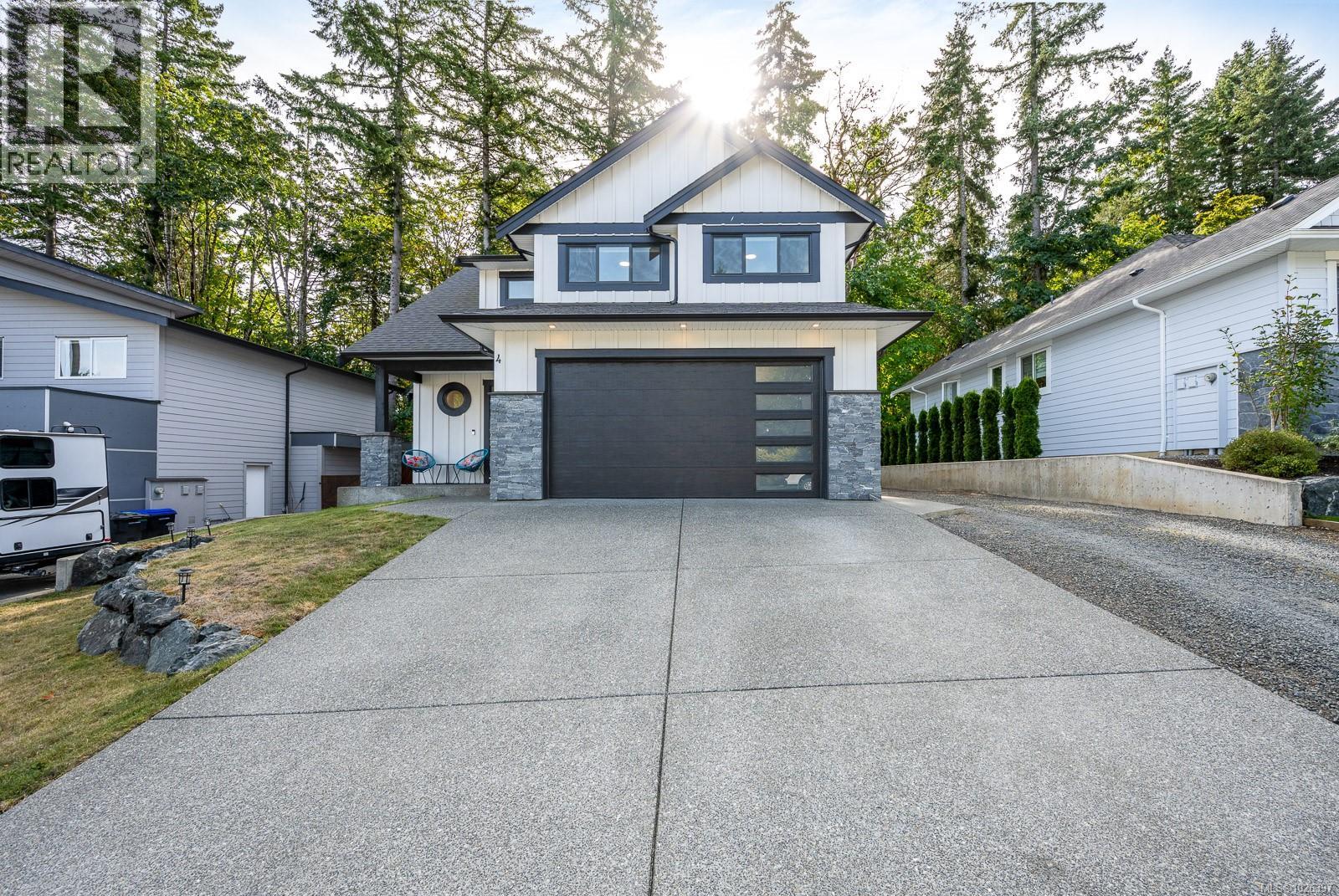 #4 2880 ARDEN RD - 23