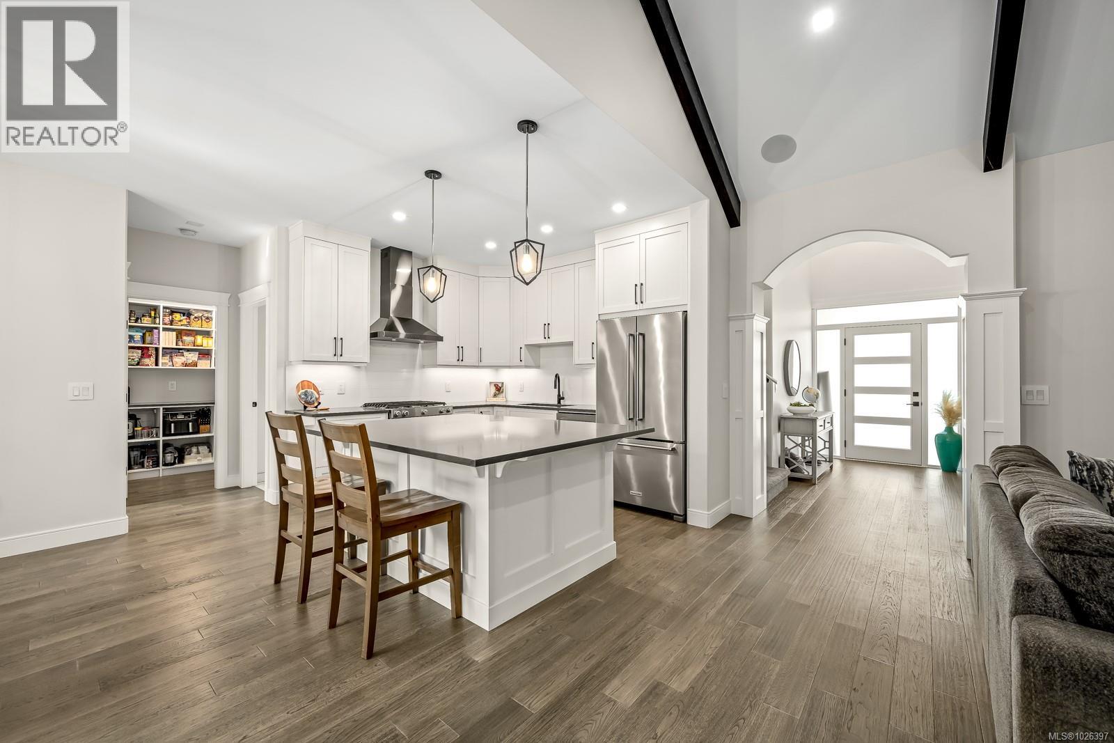 #4 2880 ARDEN RD - 6