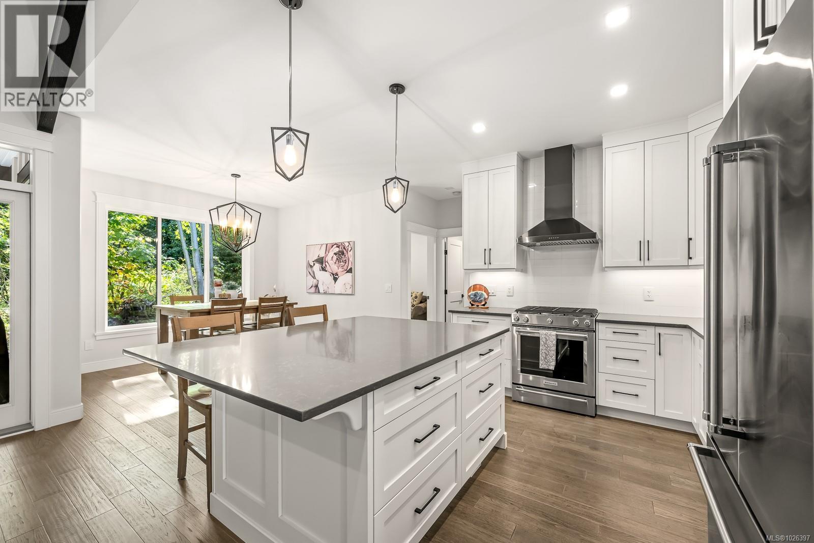 #4 2880 ARDEN RD - Image 2