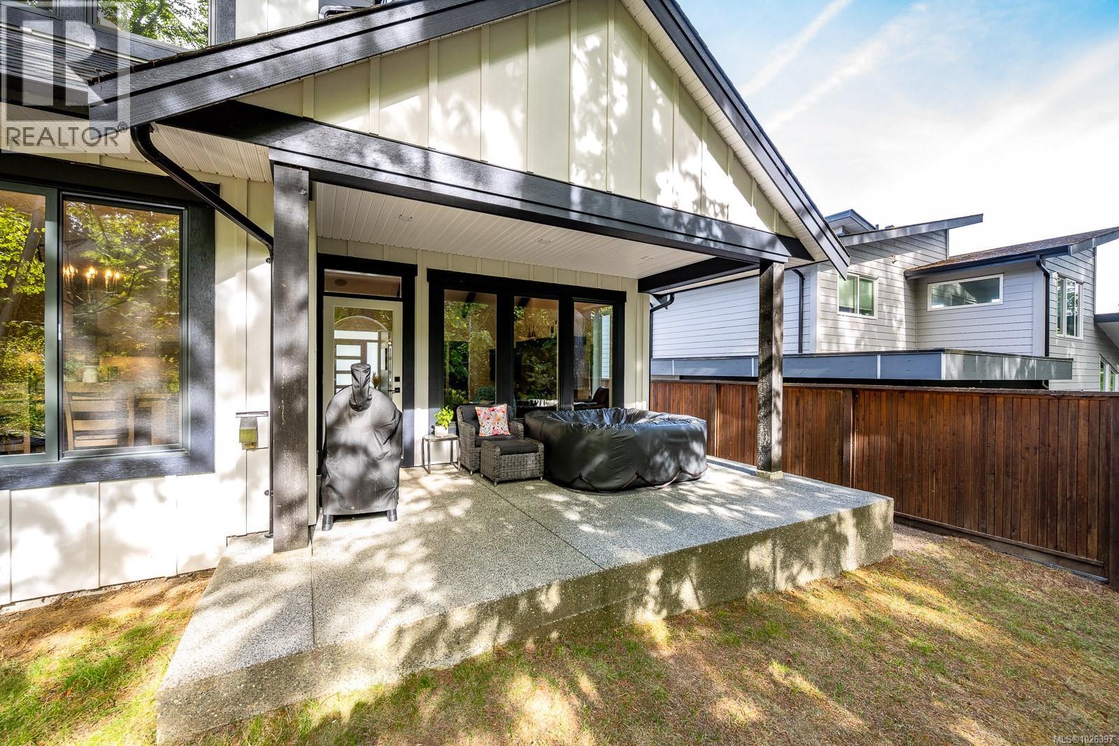 #4 2880 ARDEN RD - 25