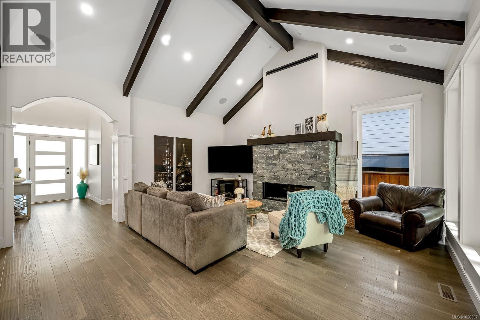 #4 2880 ARDEN RD - Image 3