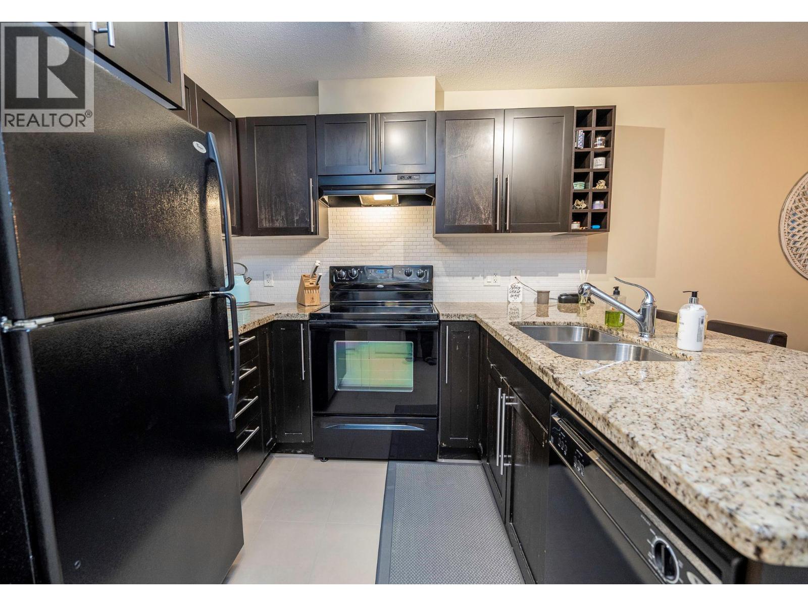 #113 1089 SUNSET DRIVE - Image 3