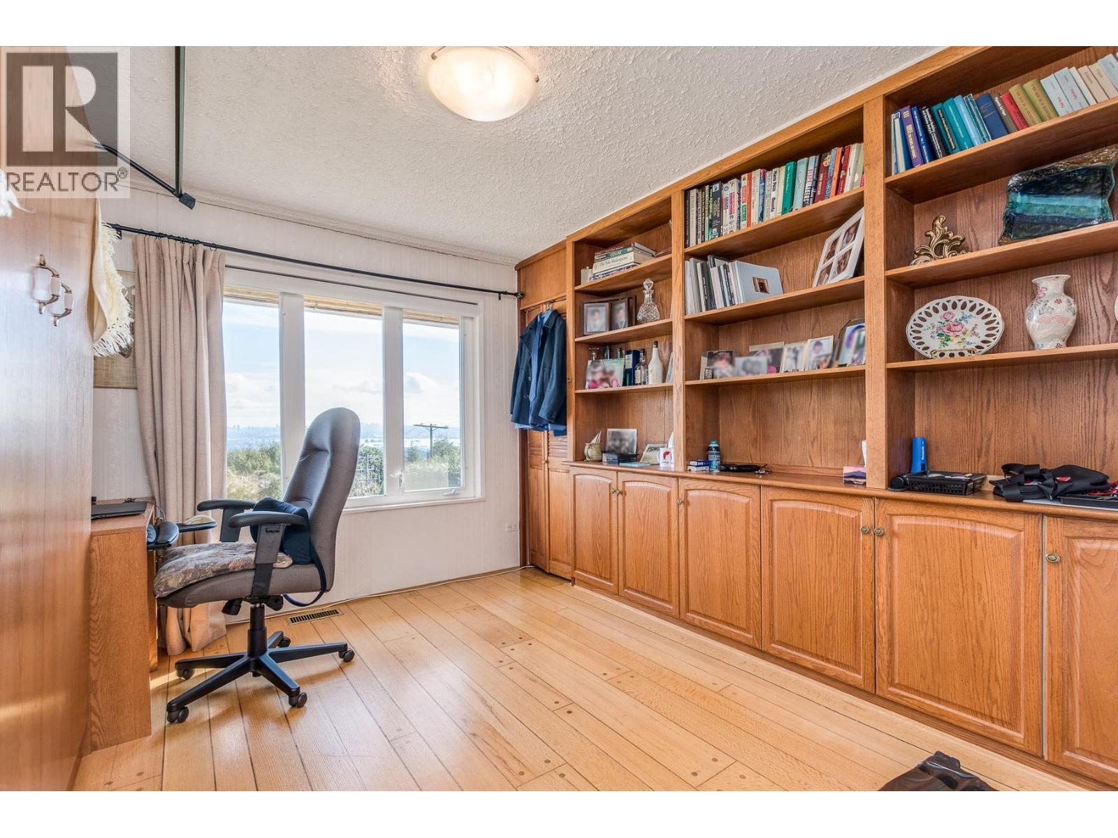 870 FARMLEIGH ROAD, West Vancouver