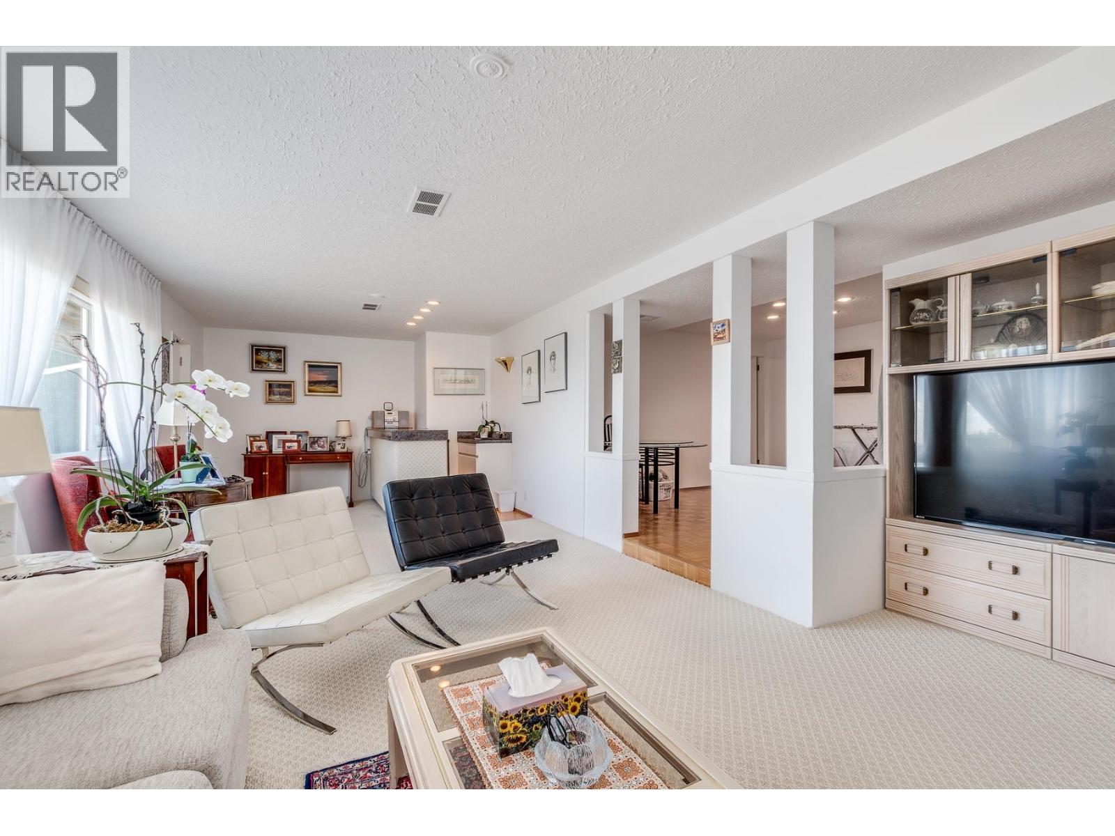 870 FARMLEIGH ROAD, West Vancouver