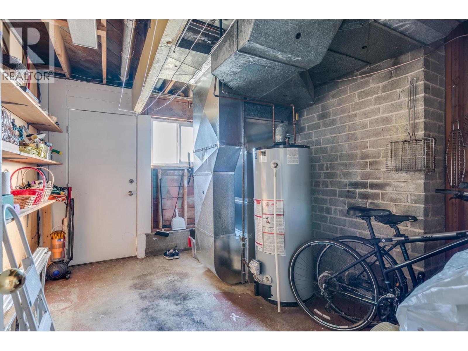 870 FARMLEIGH ROAD, West Vancouver