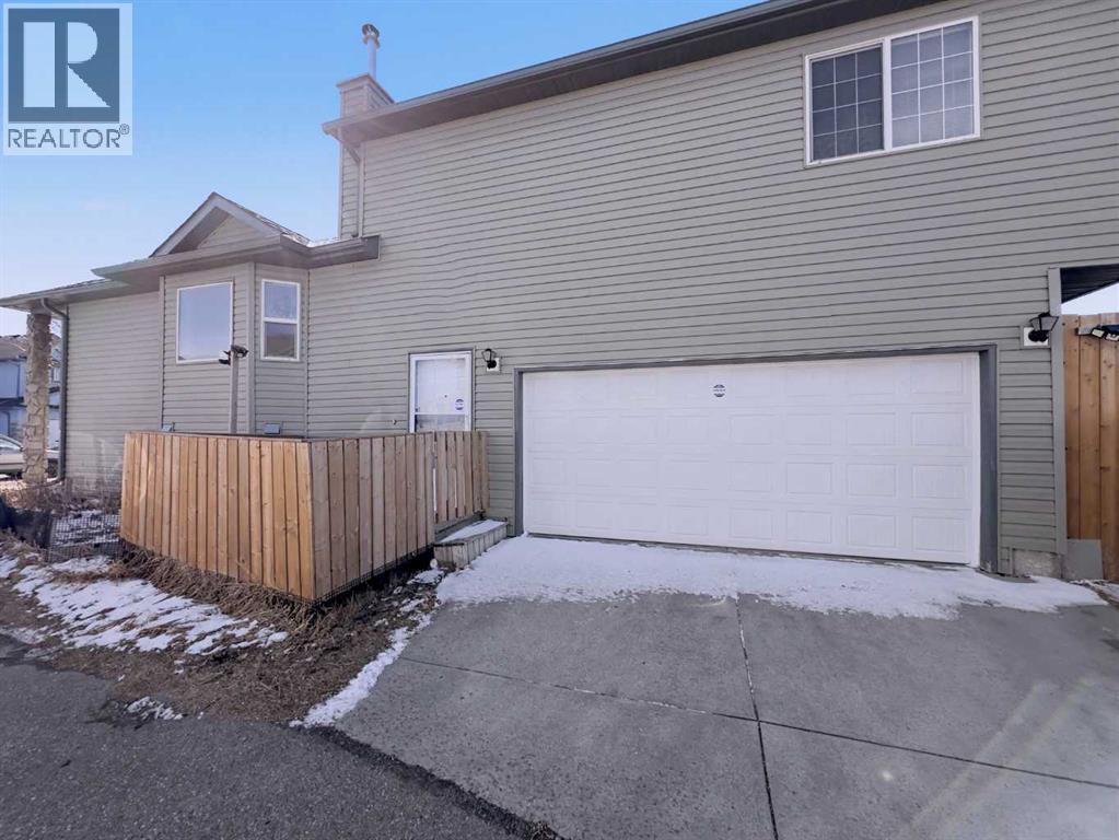 Single Family House 4 Level for Sale in  Saddlecreek Terrace NE Saddle Ridge Calgary 