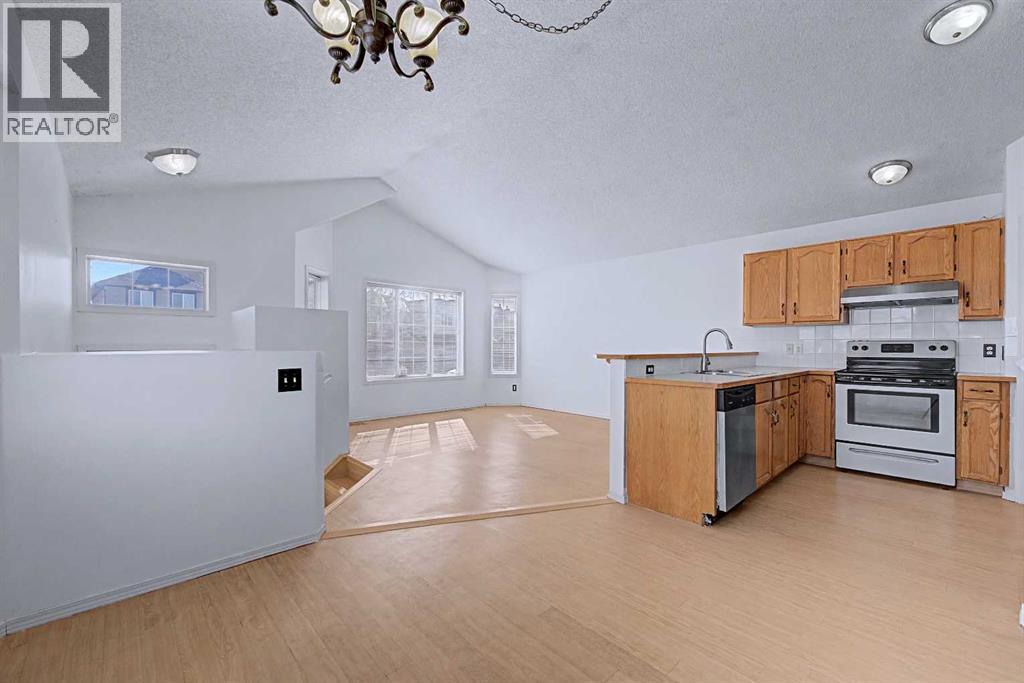 Single Family House 4 Level for Sale in  Saddlecreek Terrace NE Saddle Ridge Calgary 