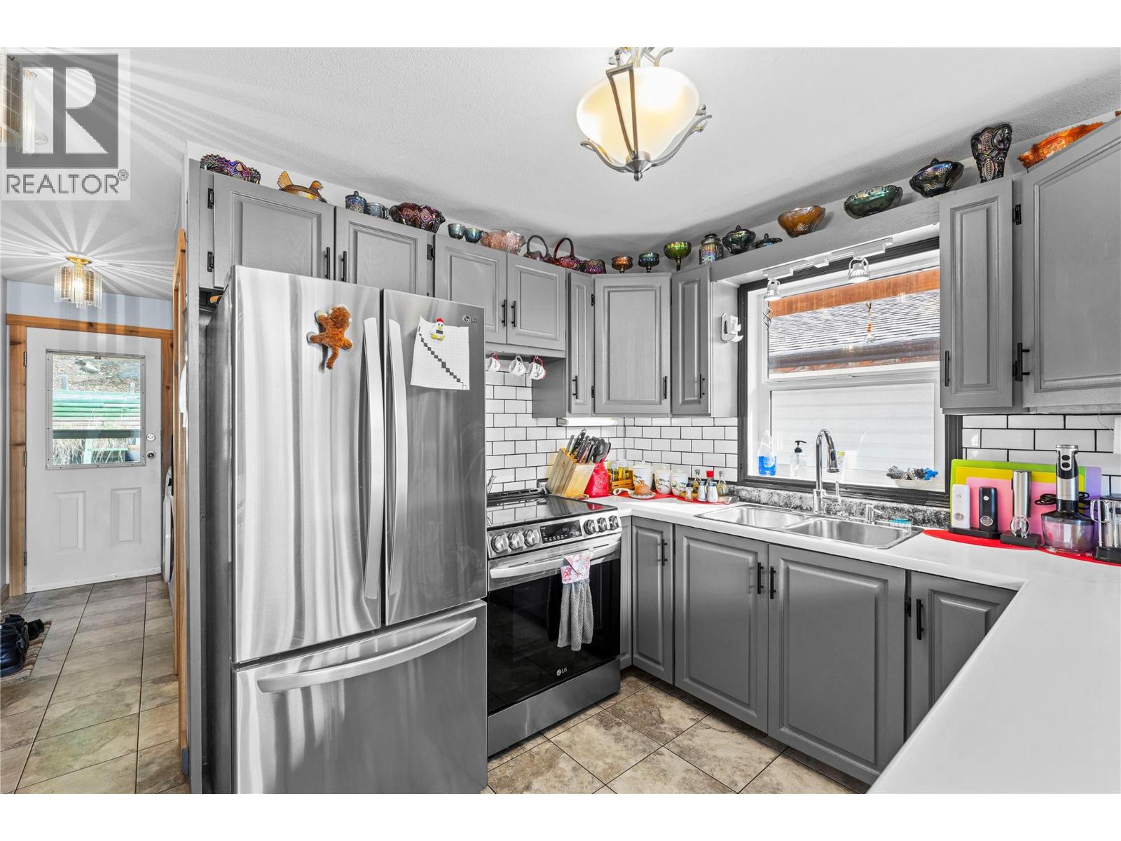 7241 ESTATE PLACE - Image 3